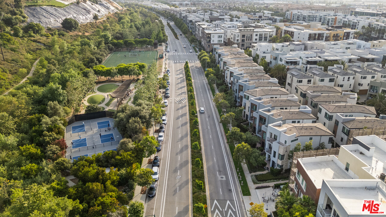 12667 Bluff Creek Dr