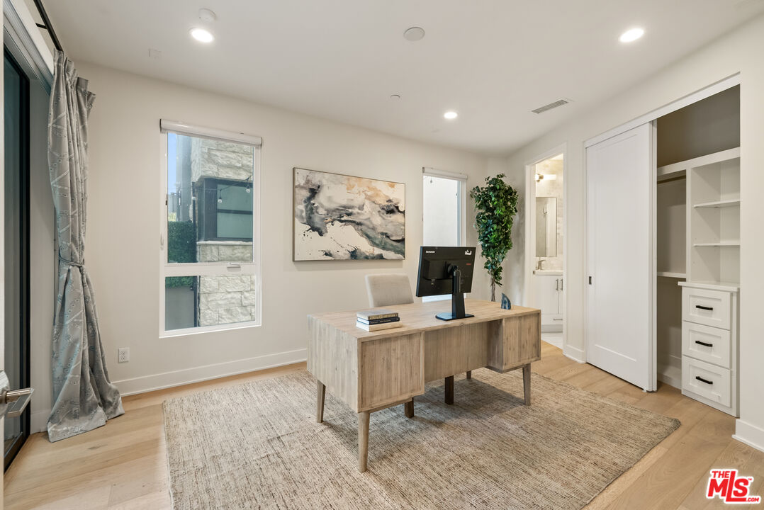 12667 Bluff Creek Dr