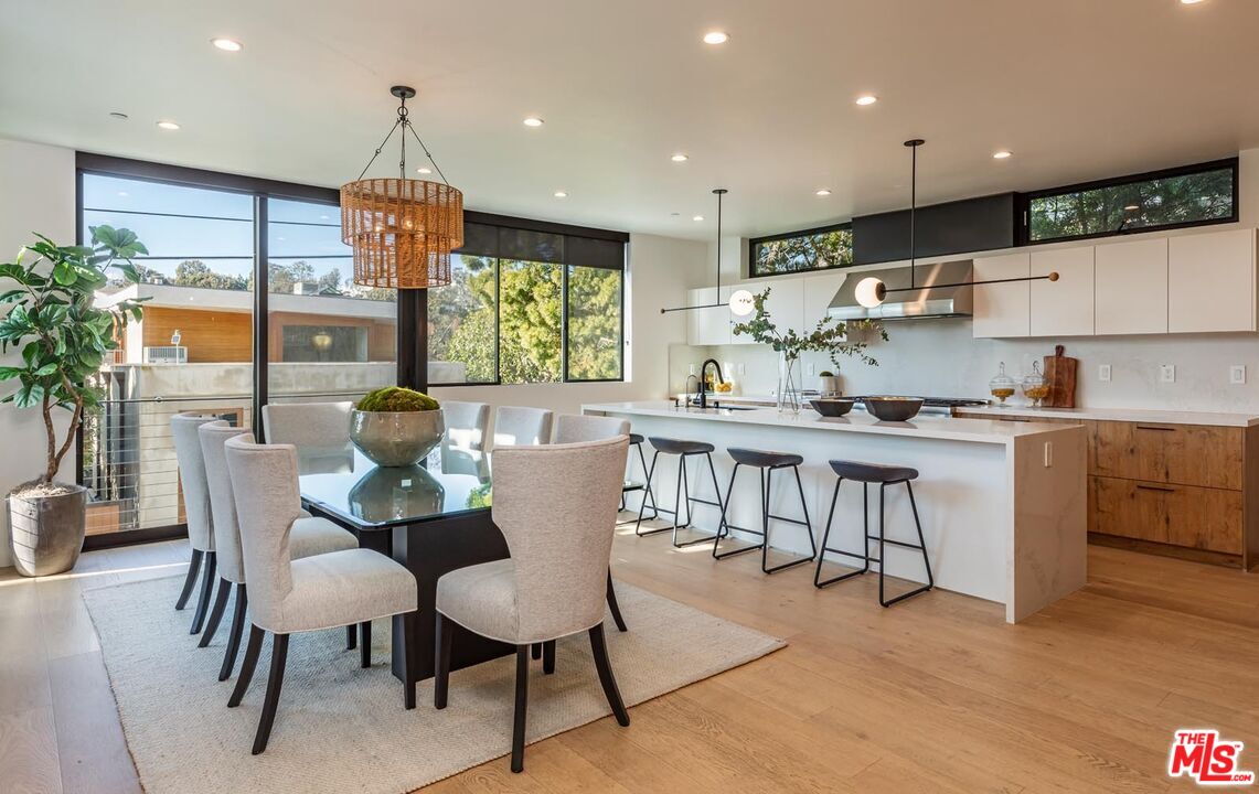 552 Stassi Ln