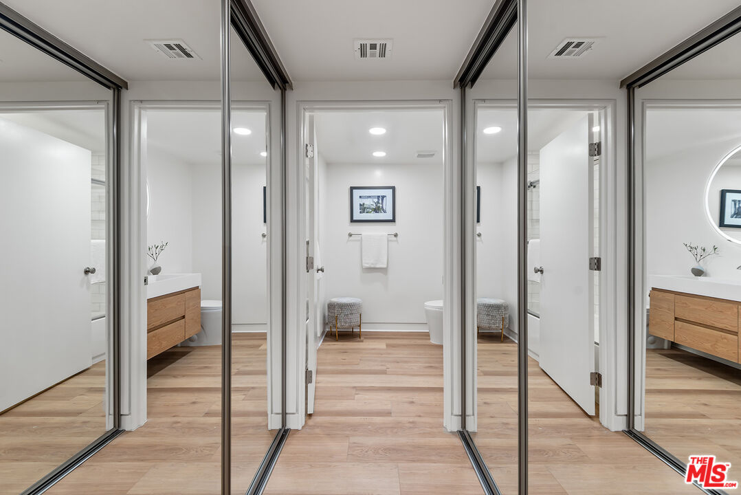 301 S Rexford Dr Unit: 4