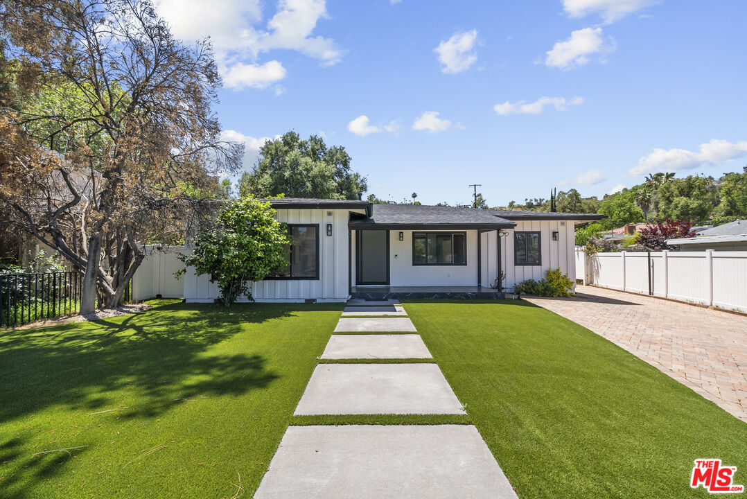 4825 San Feliciano Dr