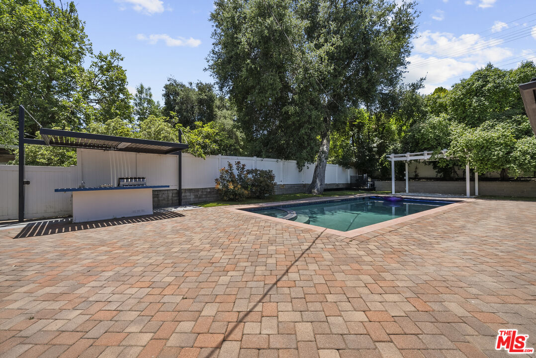 4825 San Feliciano Dr