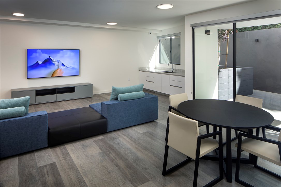 12012 Valleyheart DR Unit: 203