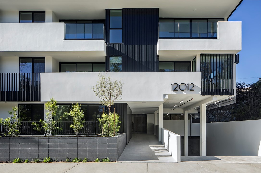 12012 Valleyheart DR Unit: 203