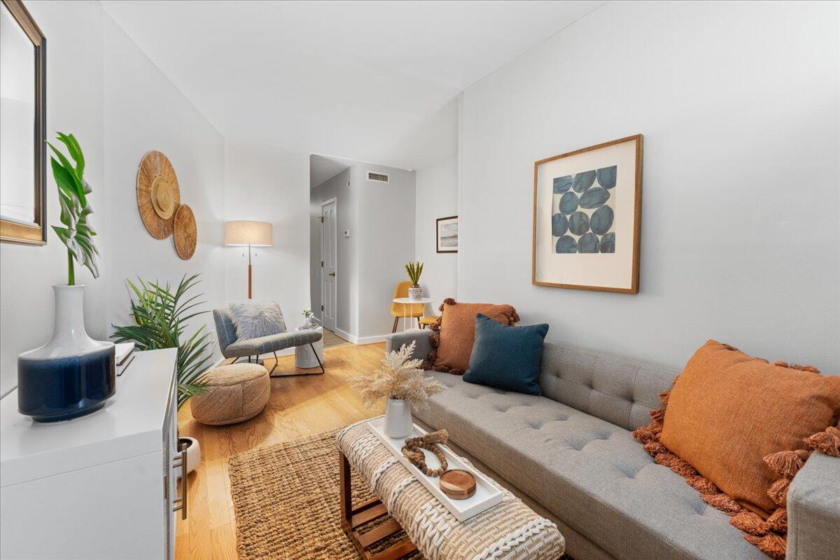 309 Meeting Street # 15