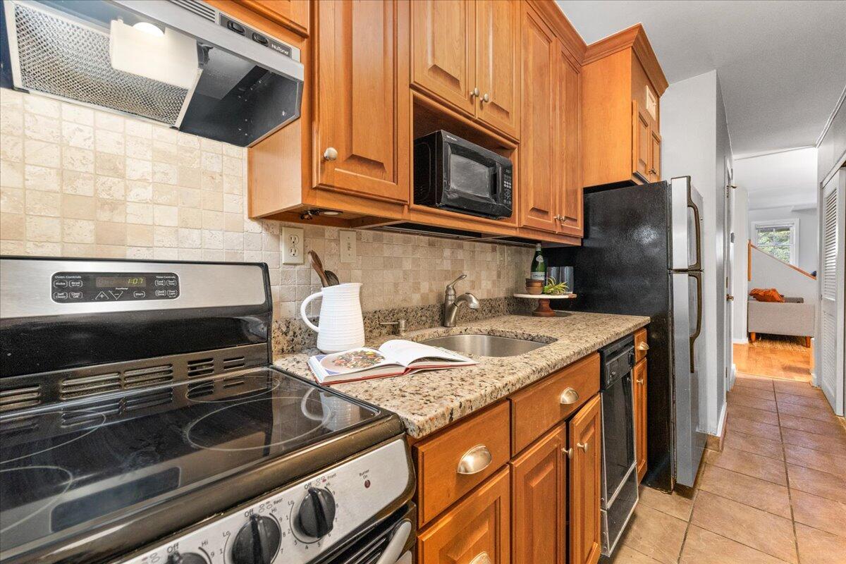 309 Meeting Street # 15