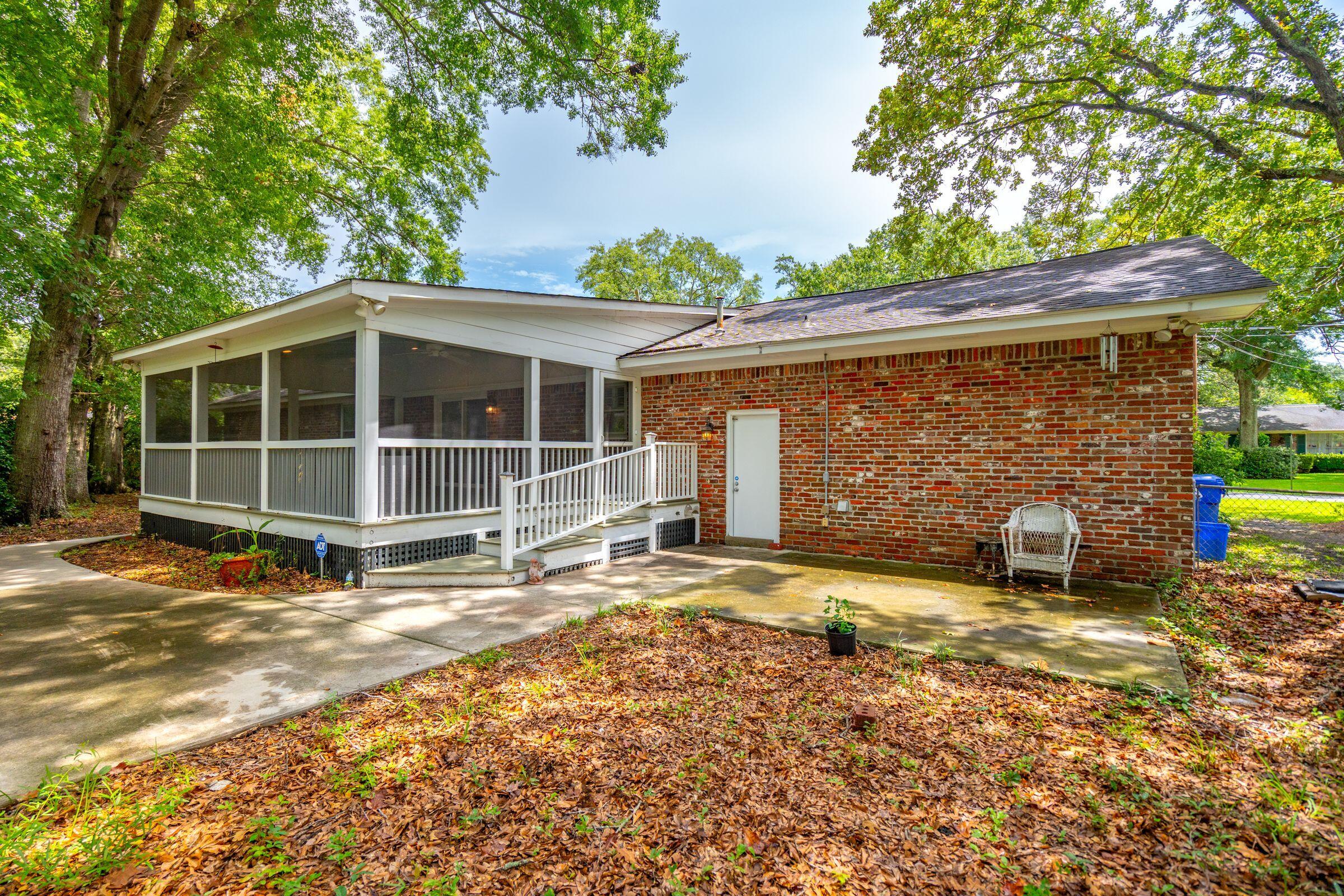 1310 New Castle Street