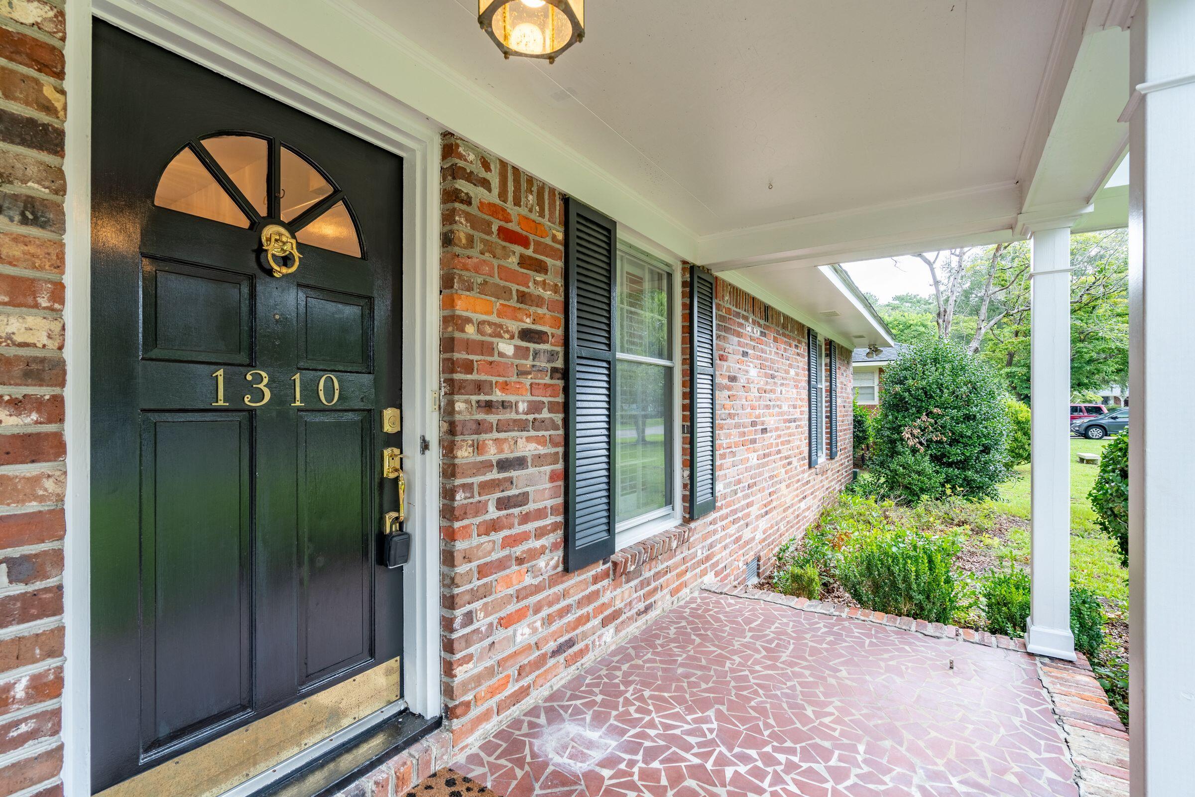 1310 New Castle Street