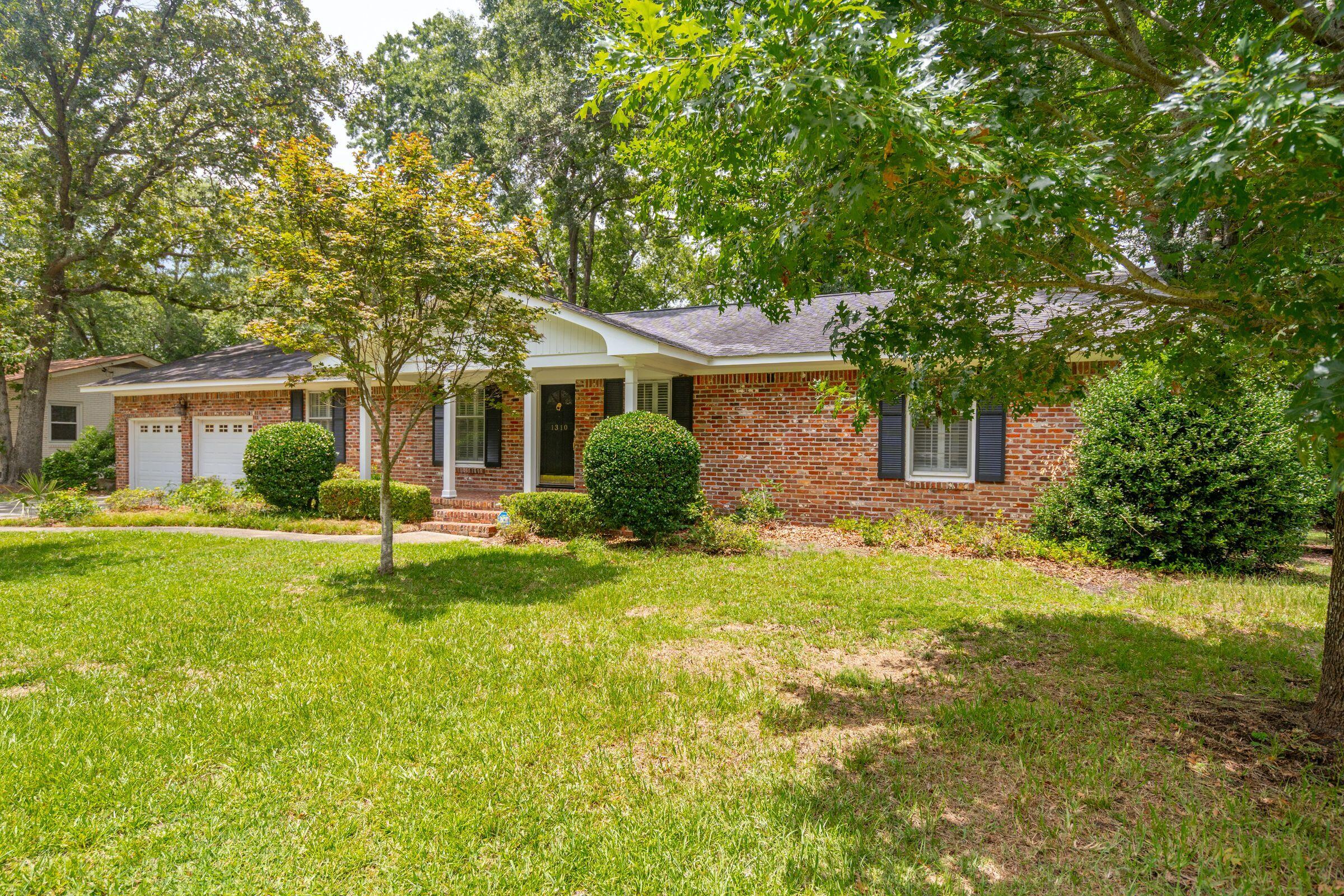 1310 New Castle Street