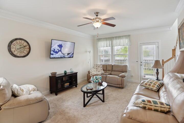 3286 Hartwell Street