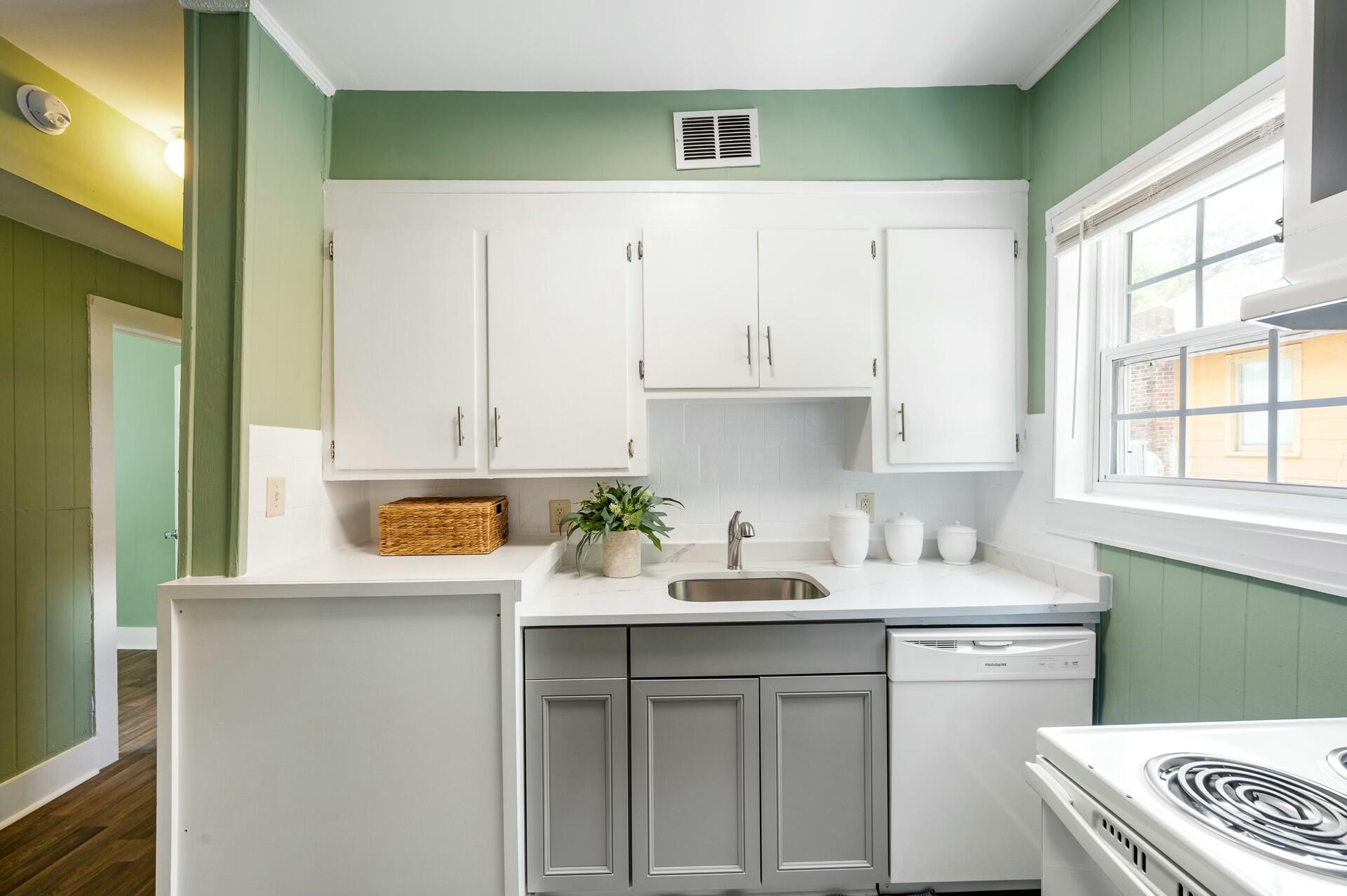 78 Sans Souci Street # B