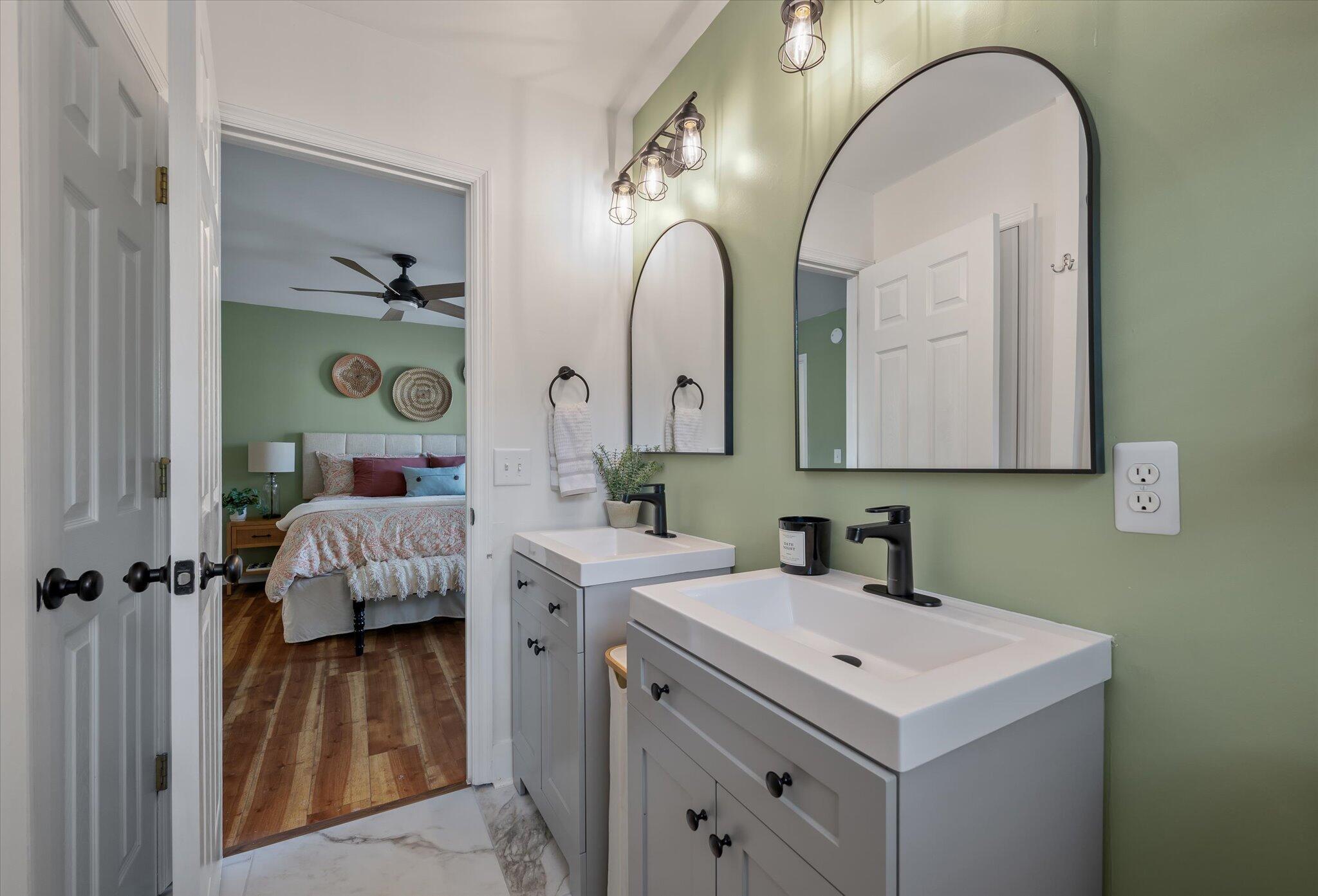 2926 Split Hickory Court