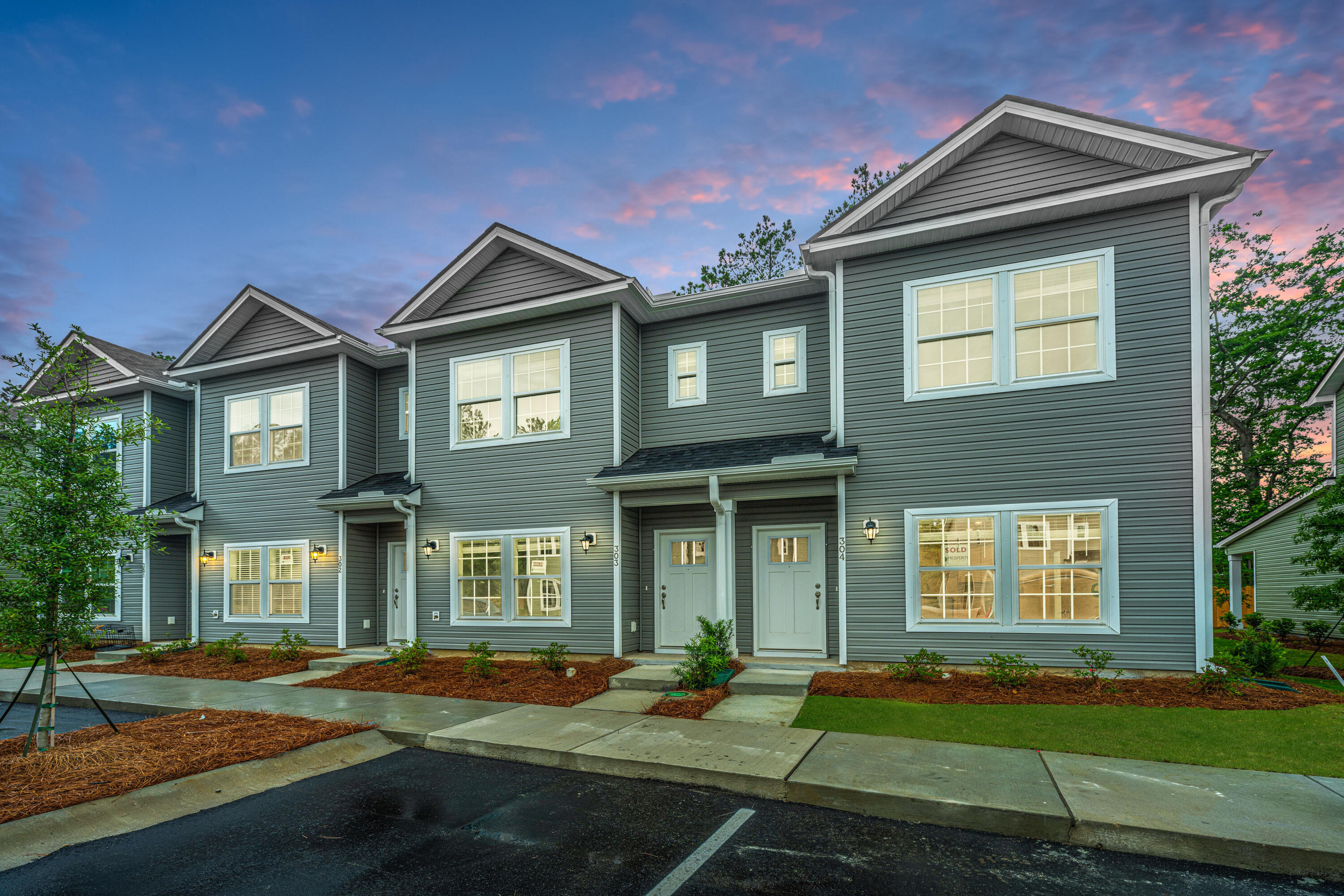 1002 Twin Rivers Drive