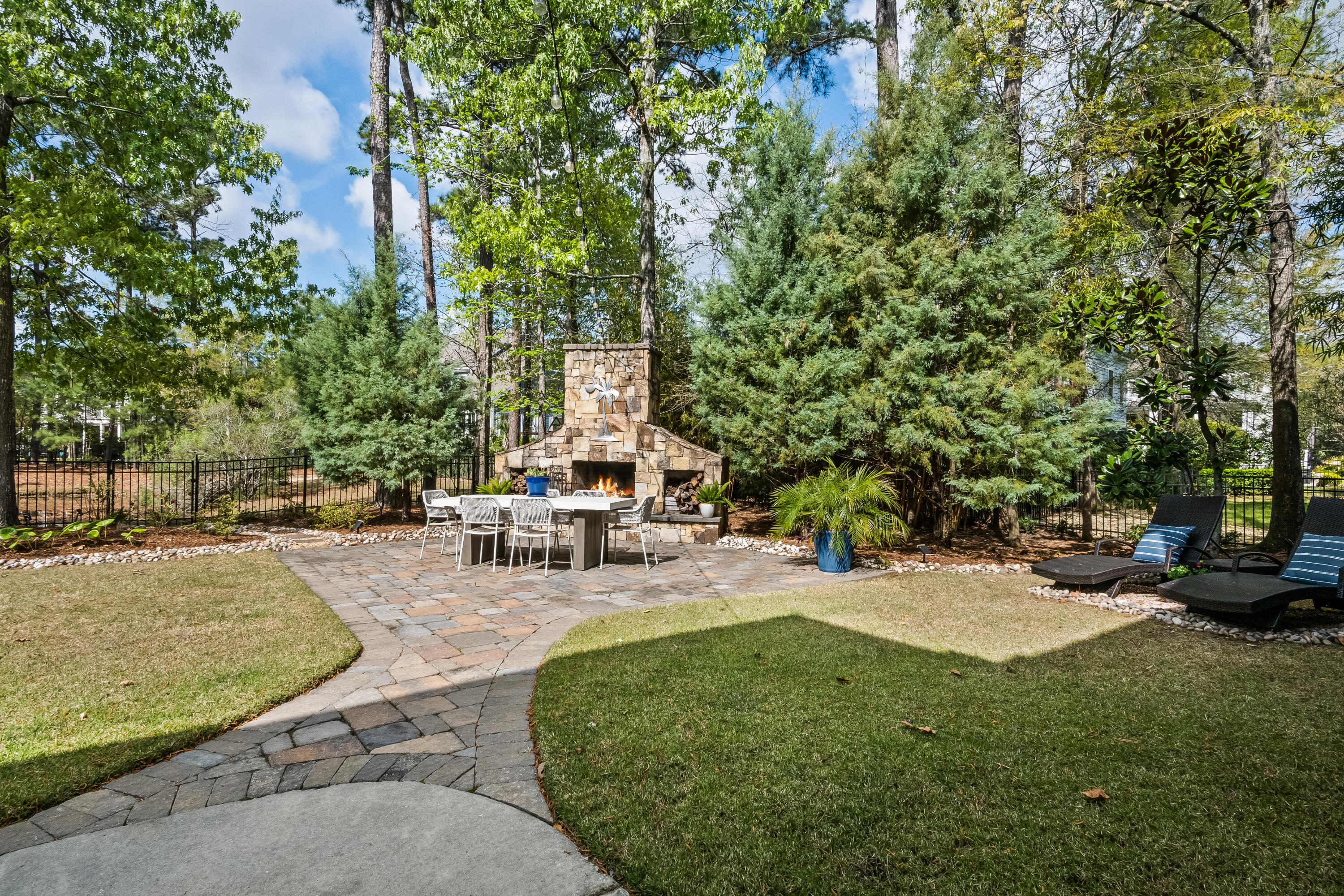 2120 Malcolm Road