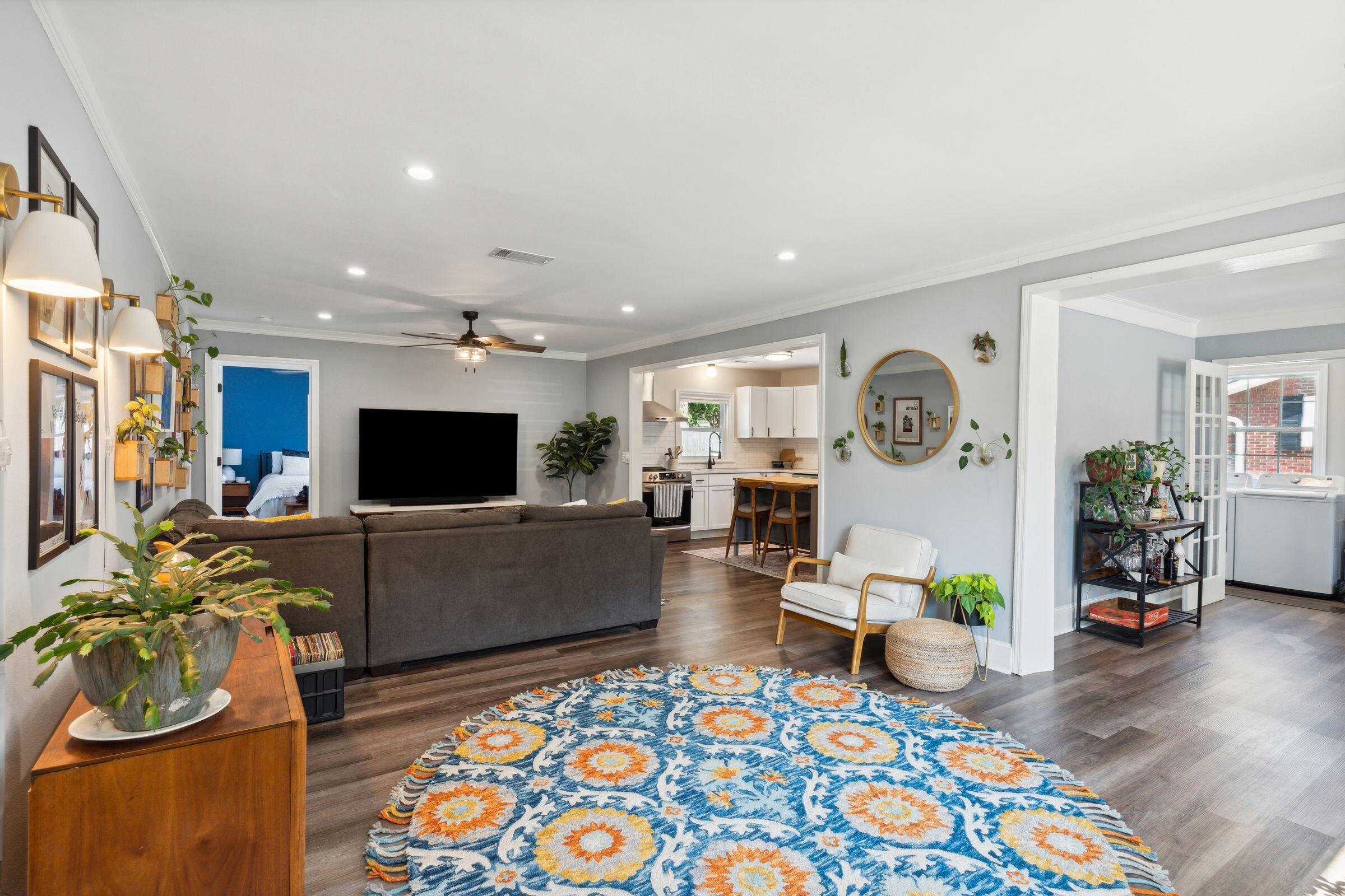 749 W Oak Forest Drive