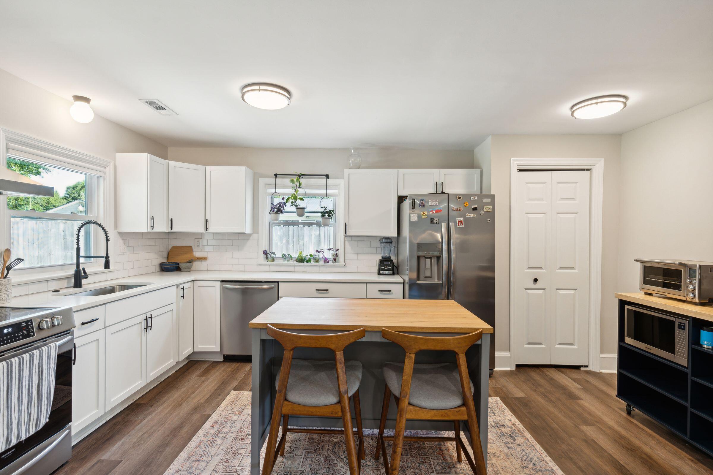 749 W Oak Forest Drive