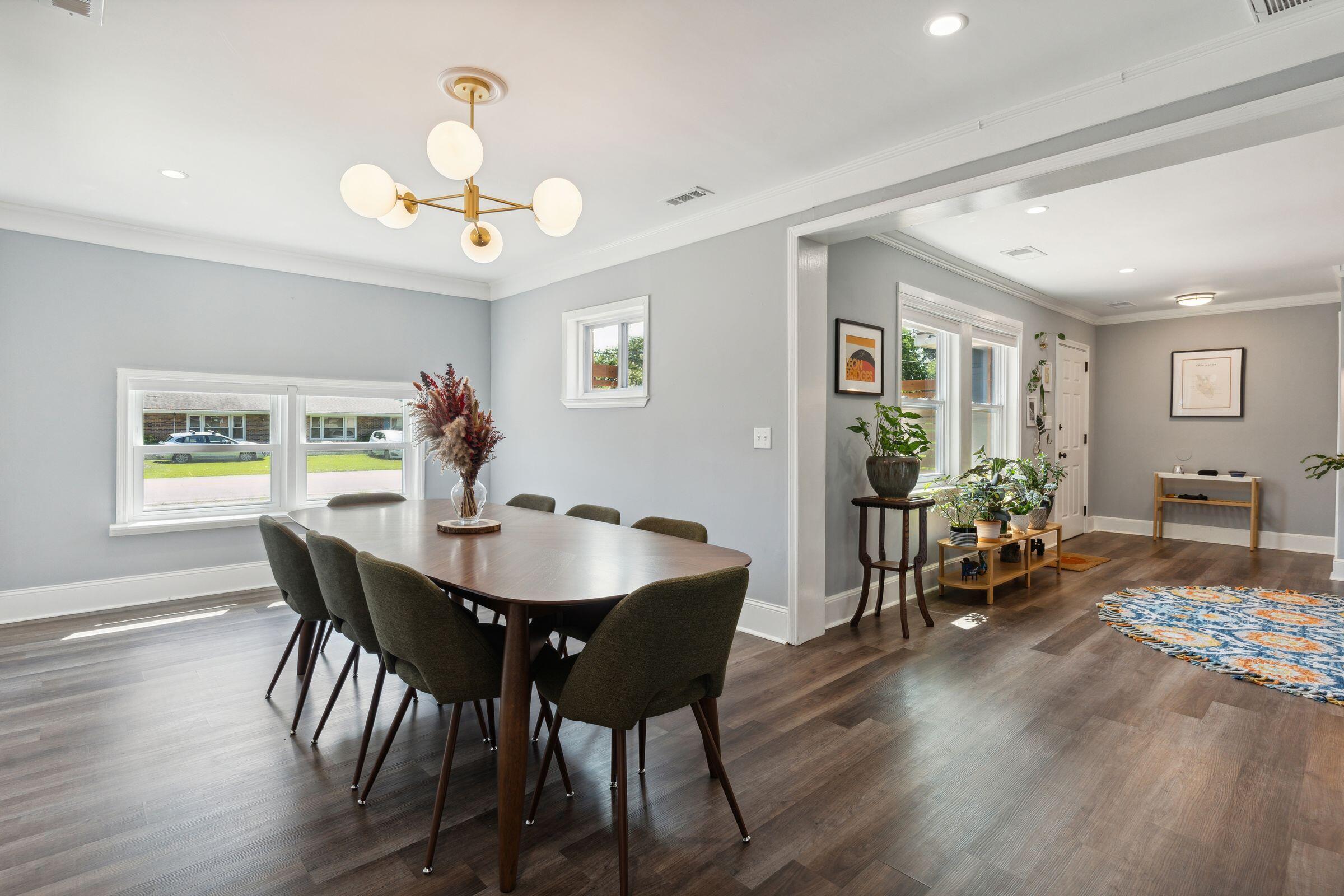 749 W Oak Forest Drive