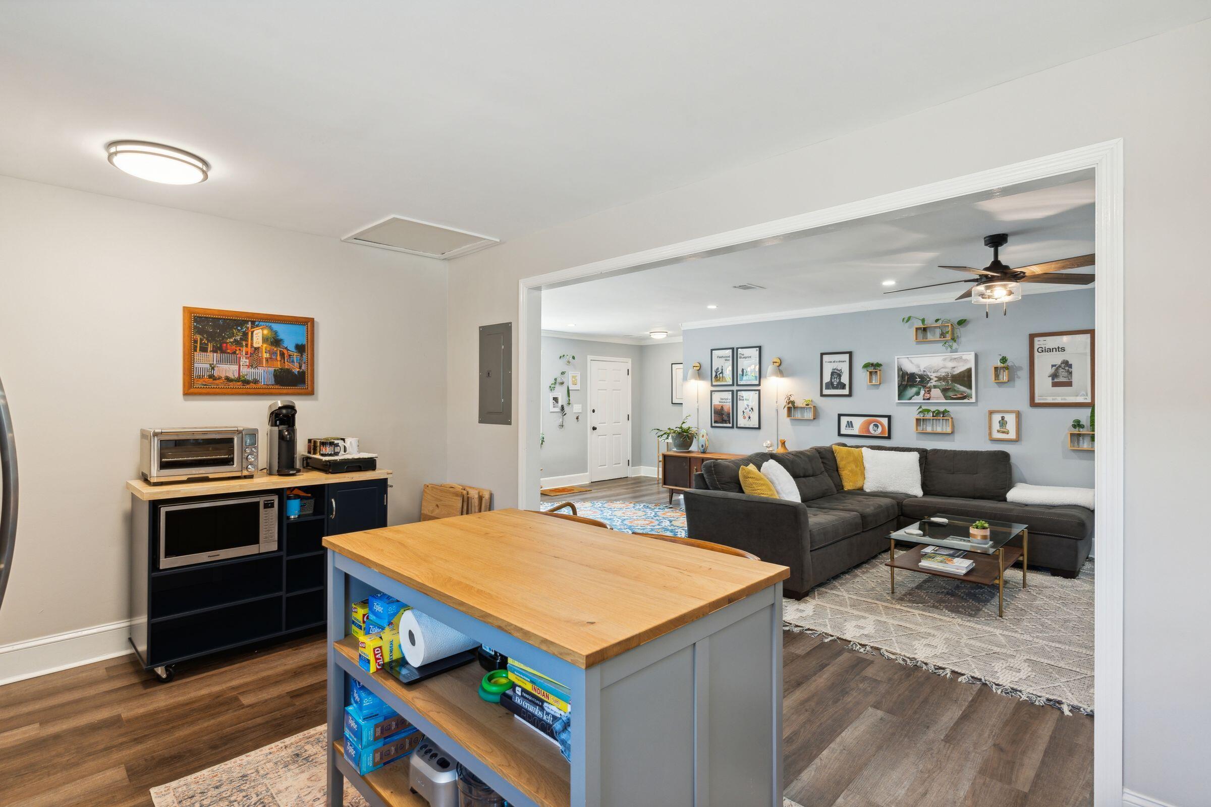 749 W Oak Forest Drive