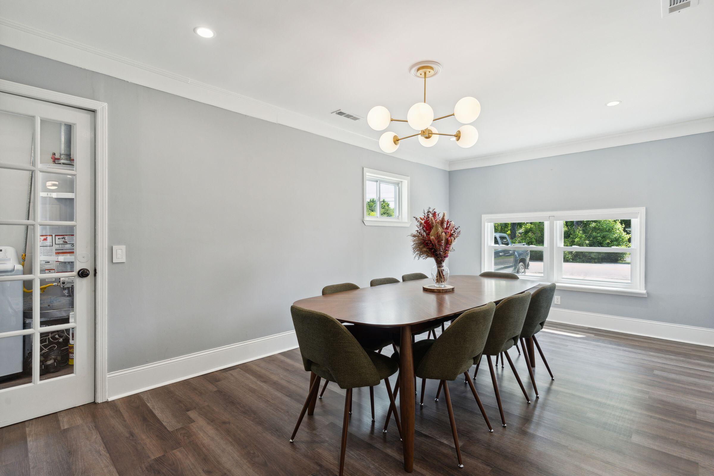 749 W Oak Forest Drive