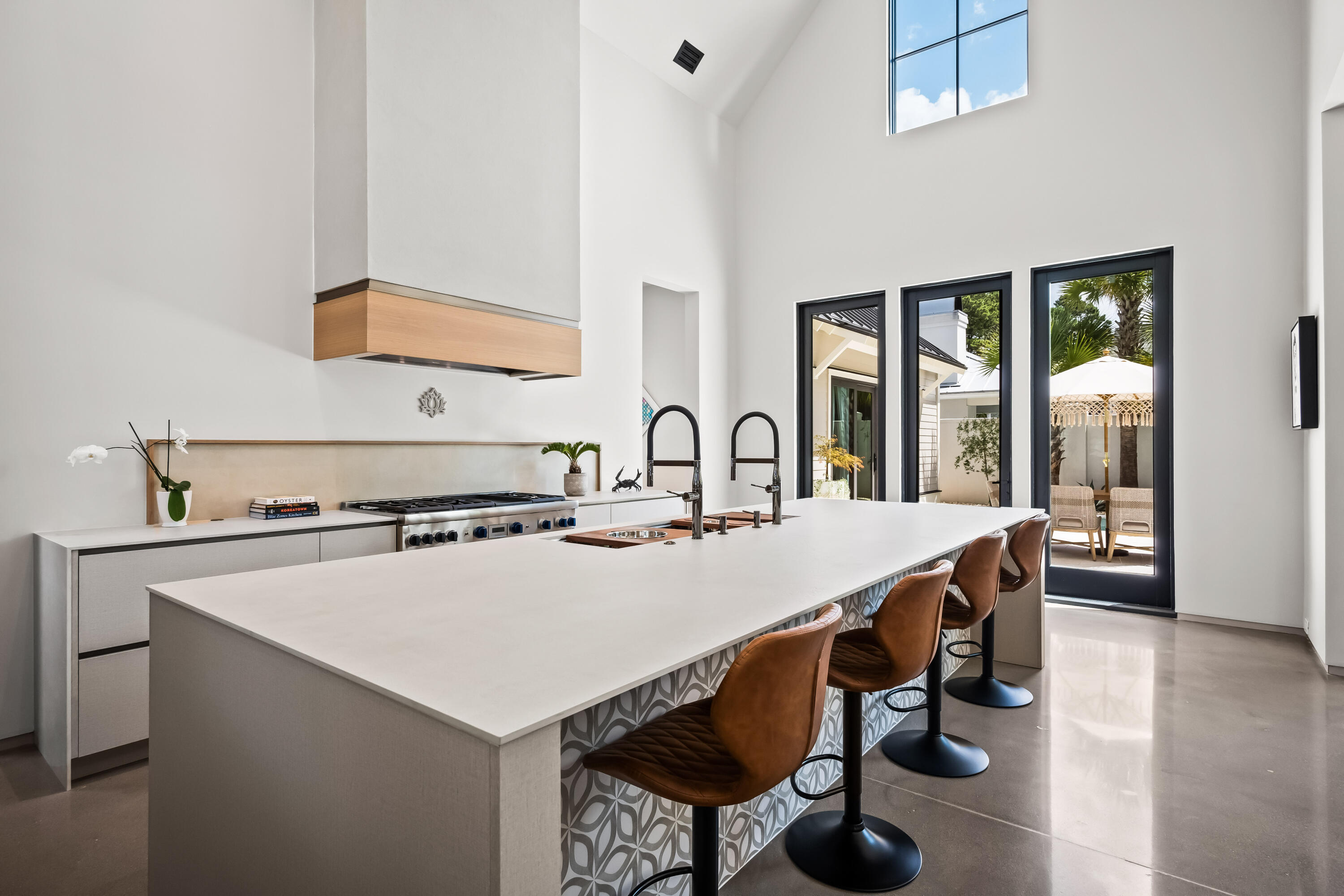 700 Stucco Lane