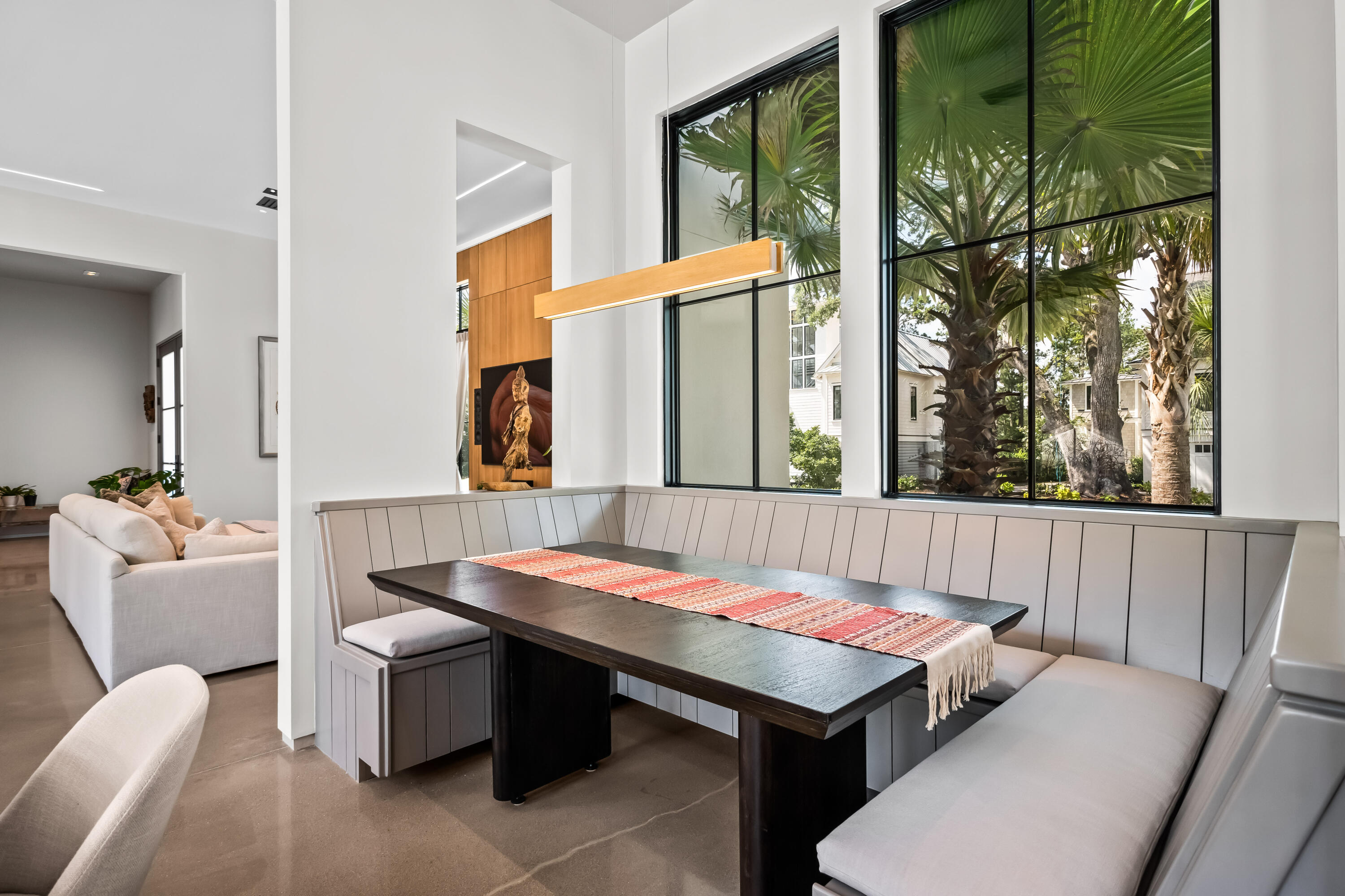 700 Stucco Lane