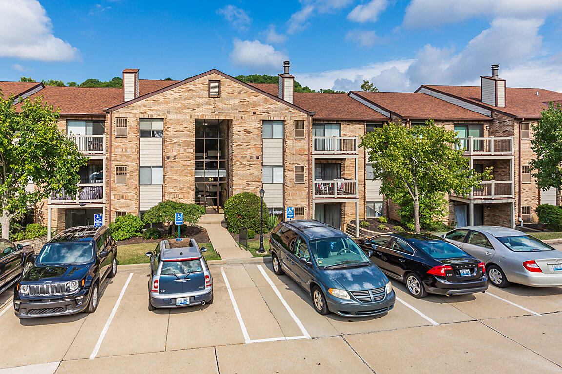 24 Woodland Hills Drive, 9