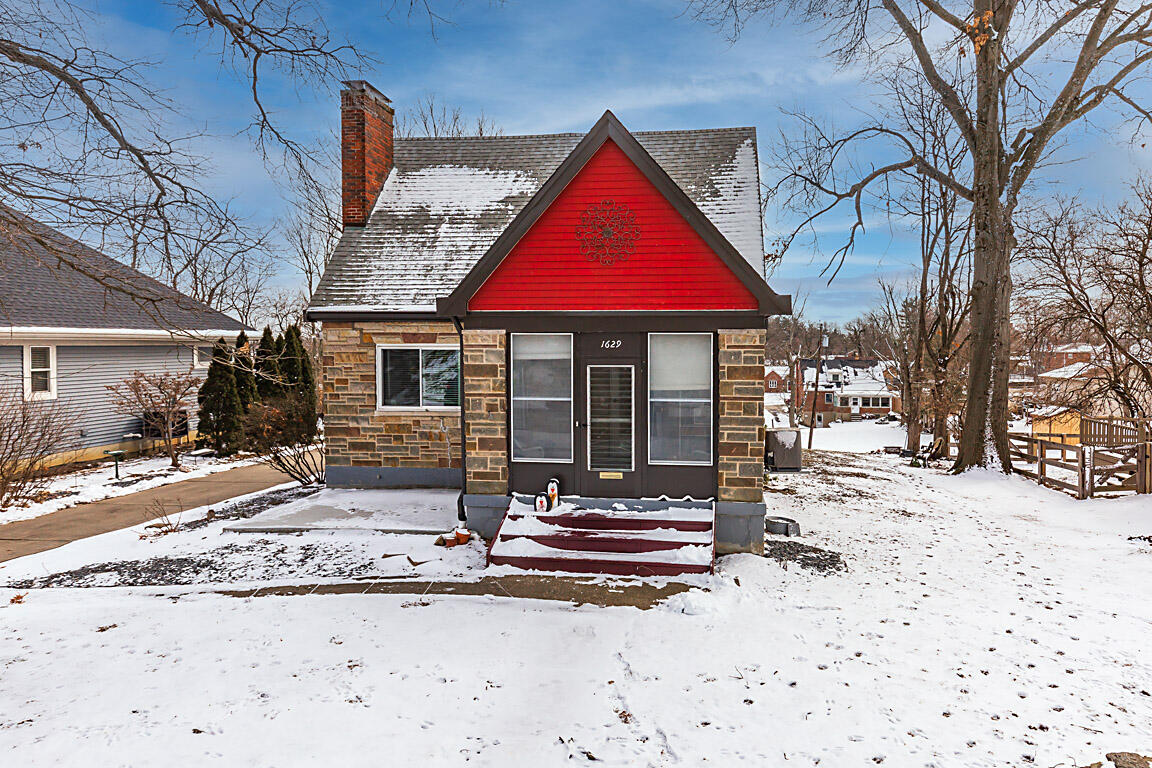 1629 E Crittenden Avenue