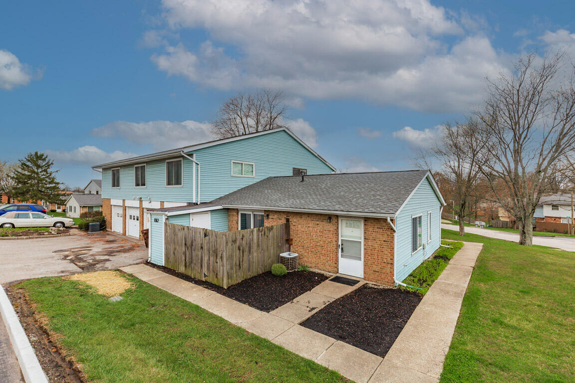 1067 Oakgrove Court, 1