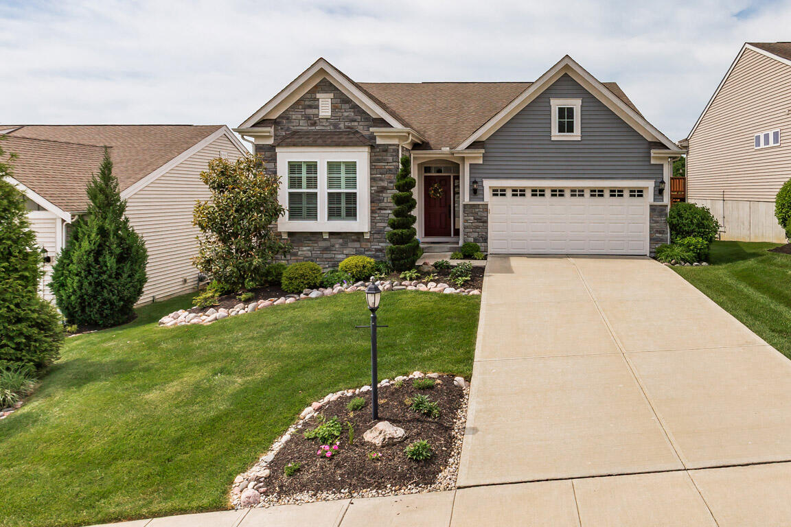 7253 Rimrock Lane