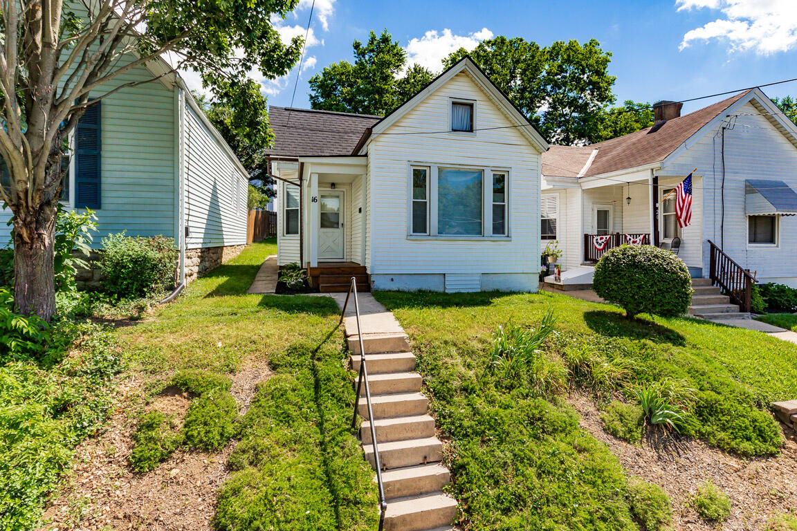 16 Garrison Avenue