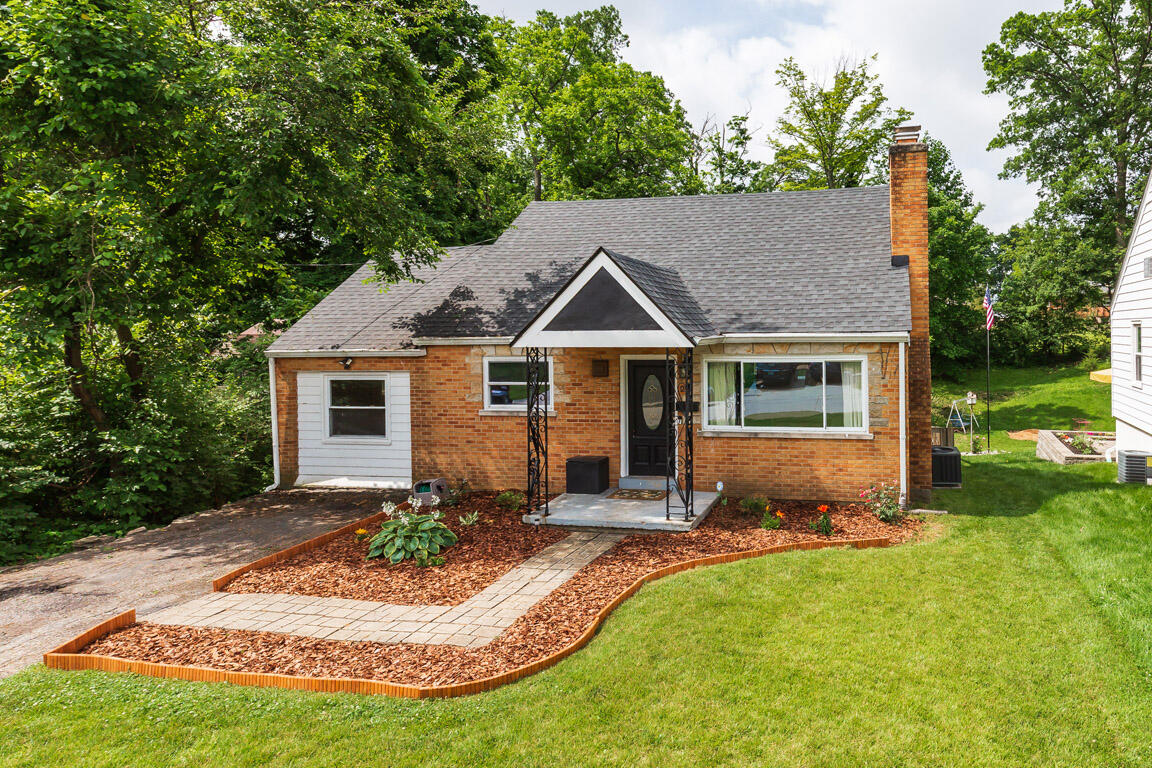 21 Woodland Avenue