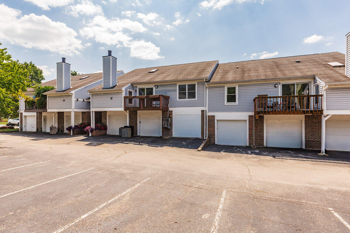 1030 Bellepointe Commons