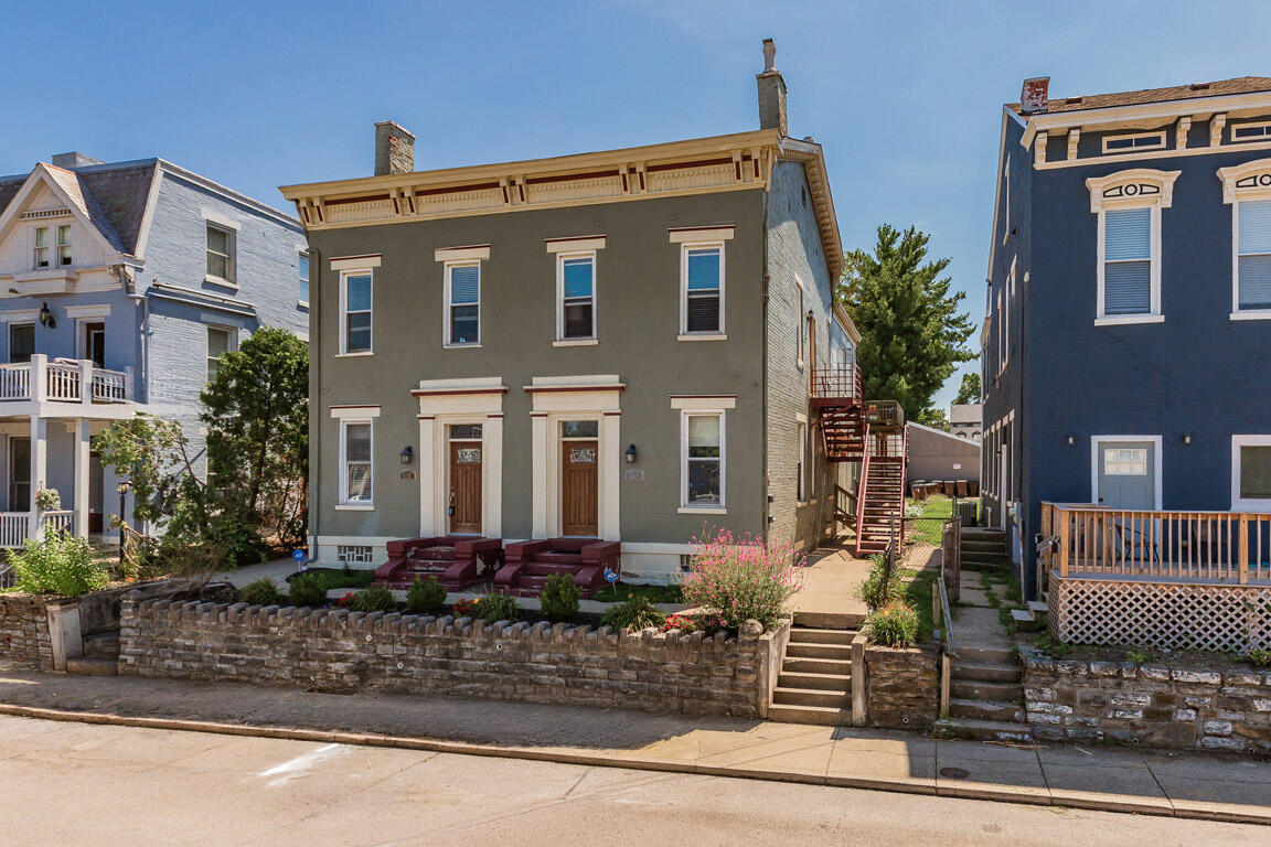 109 E 8th Street