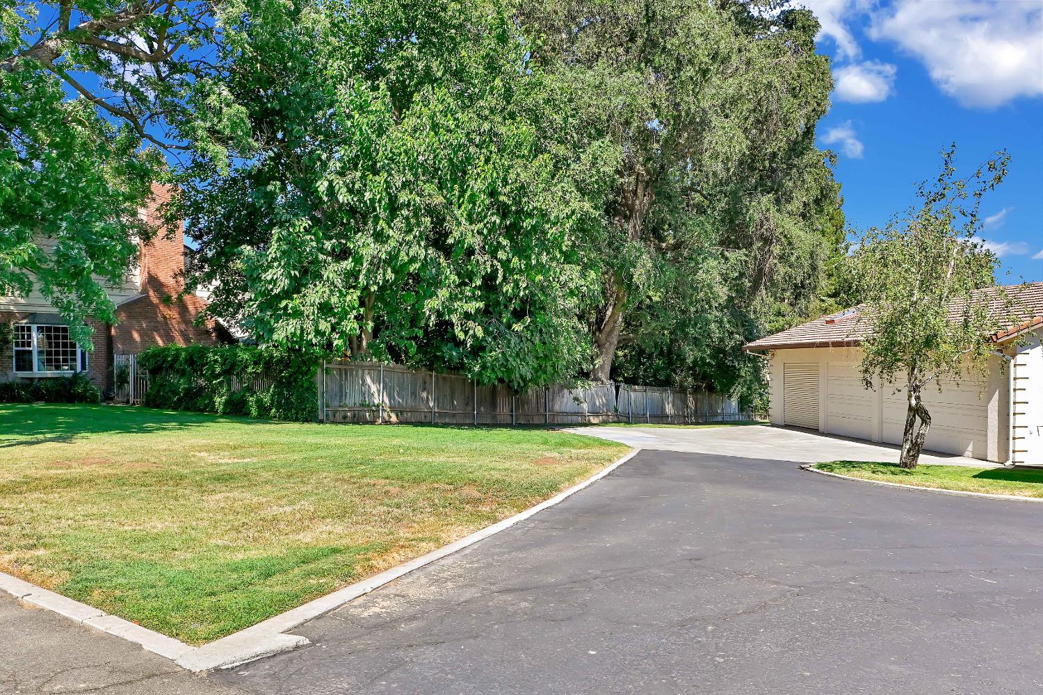 1112 Buchanan Avenue