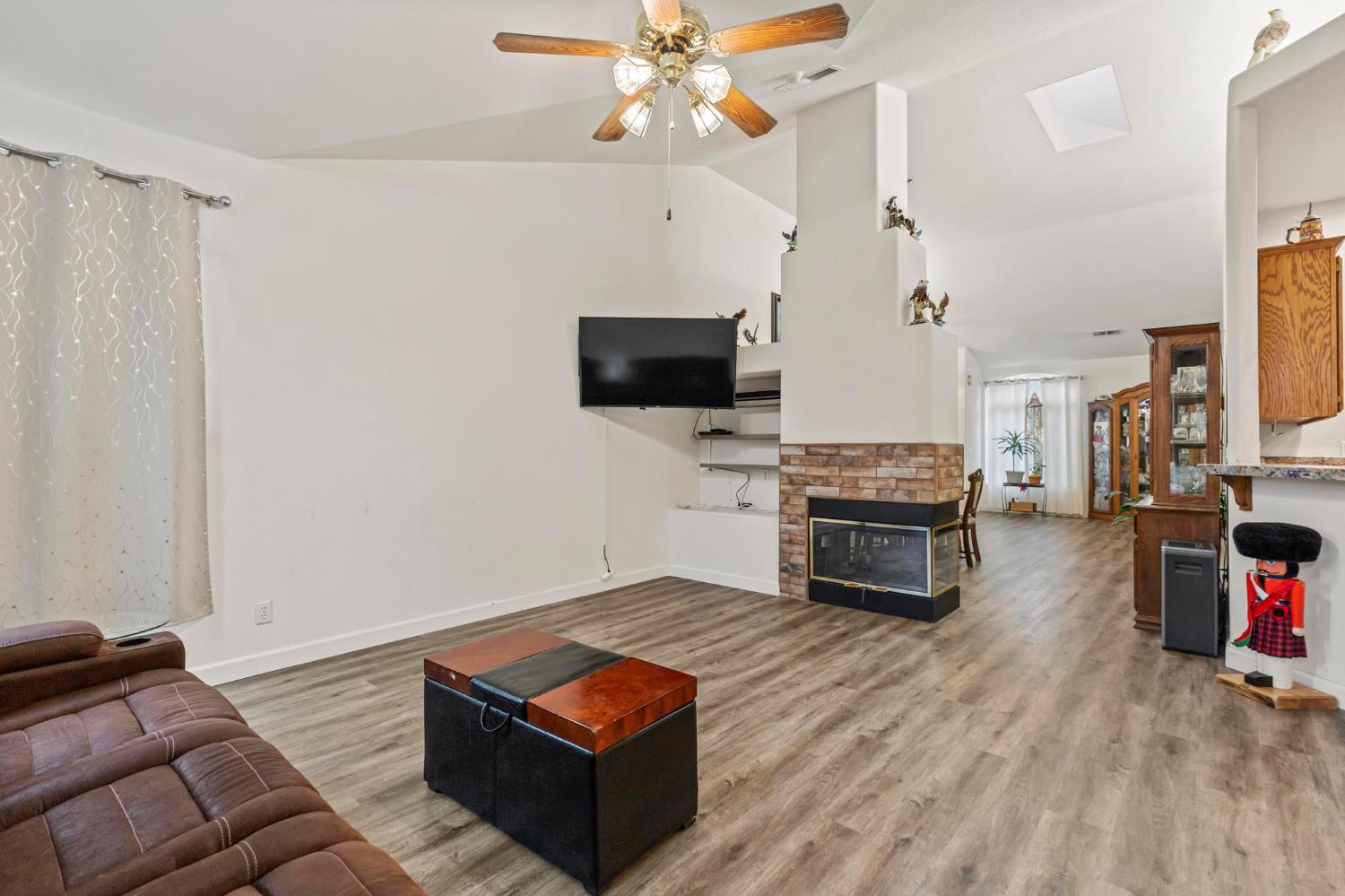 1090 Portola Valley Road