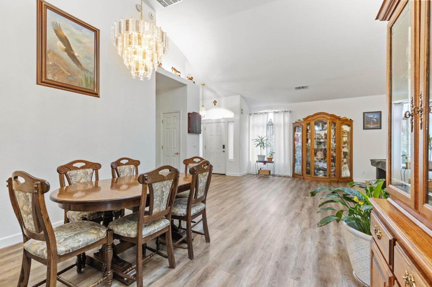 1090 Portola Valley Road