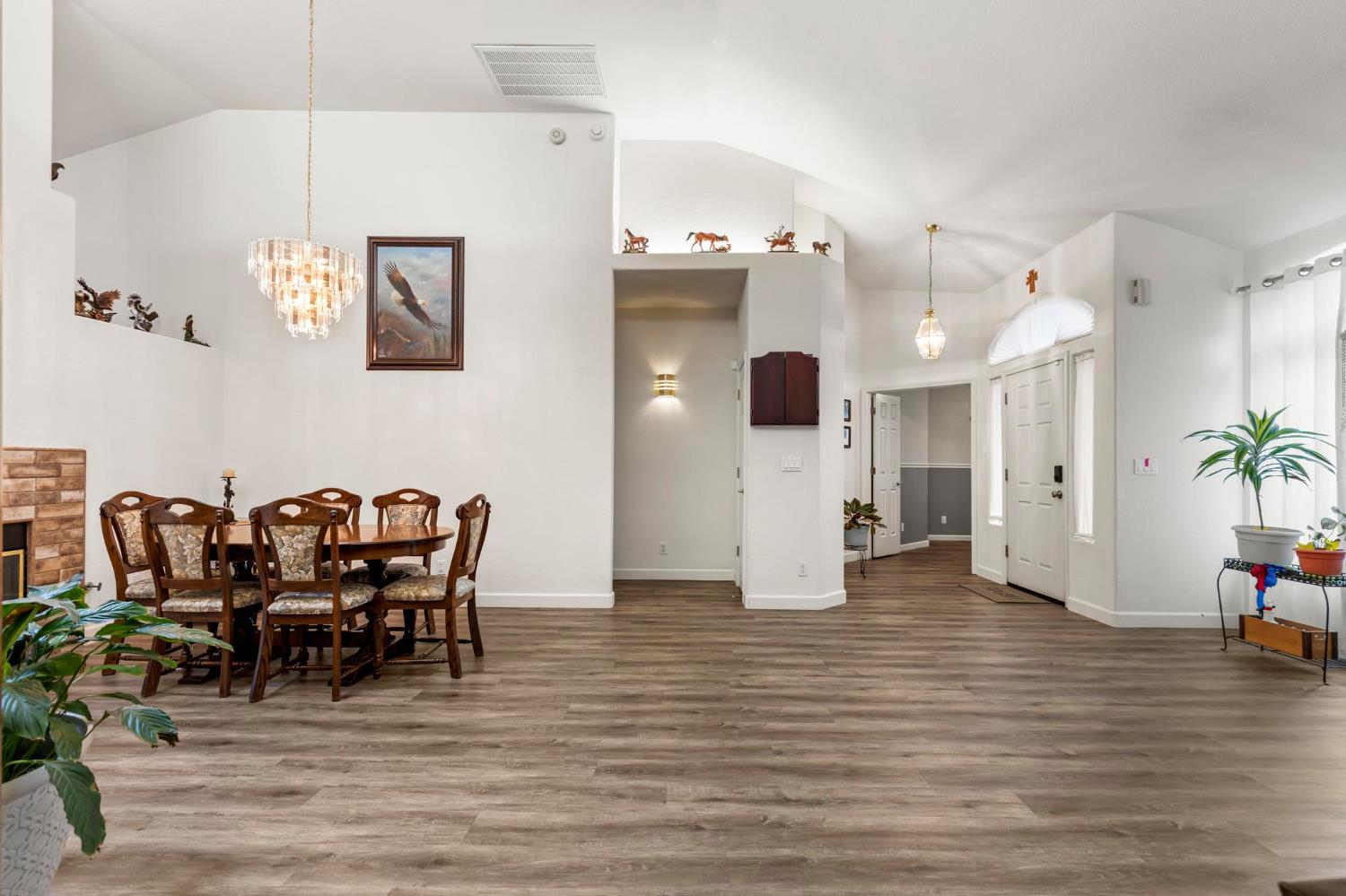 1090 Portola Valley Road