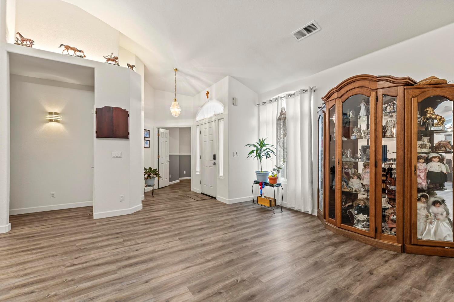 1090 Portola Valley Road