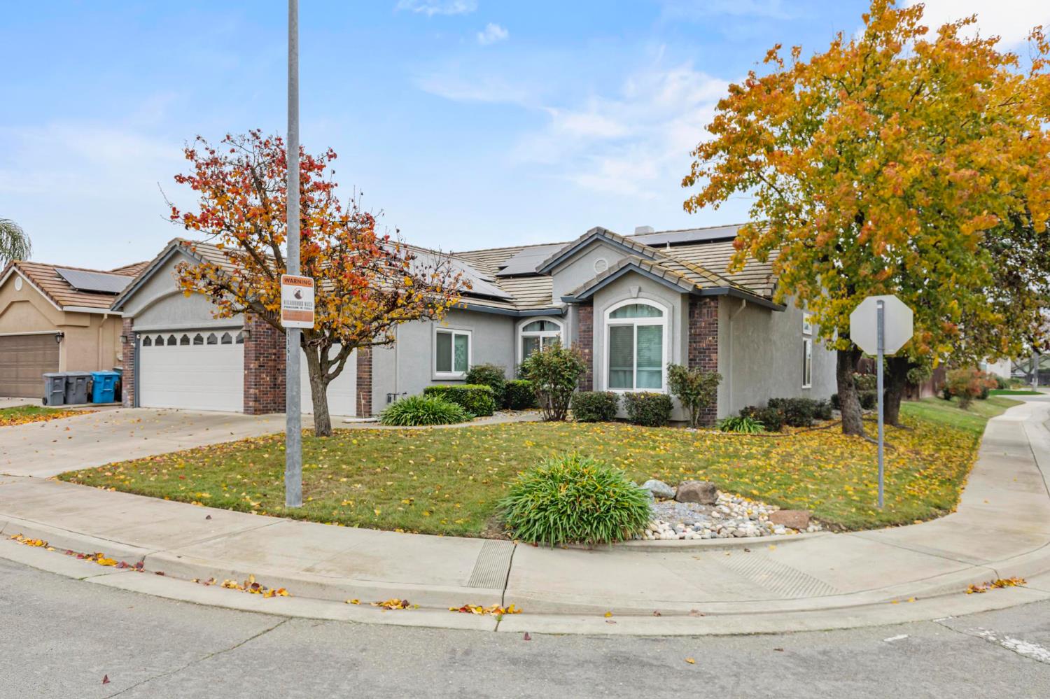 1090 Portola Valley Road