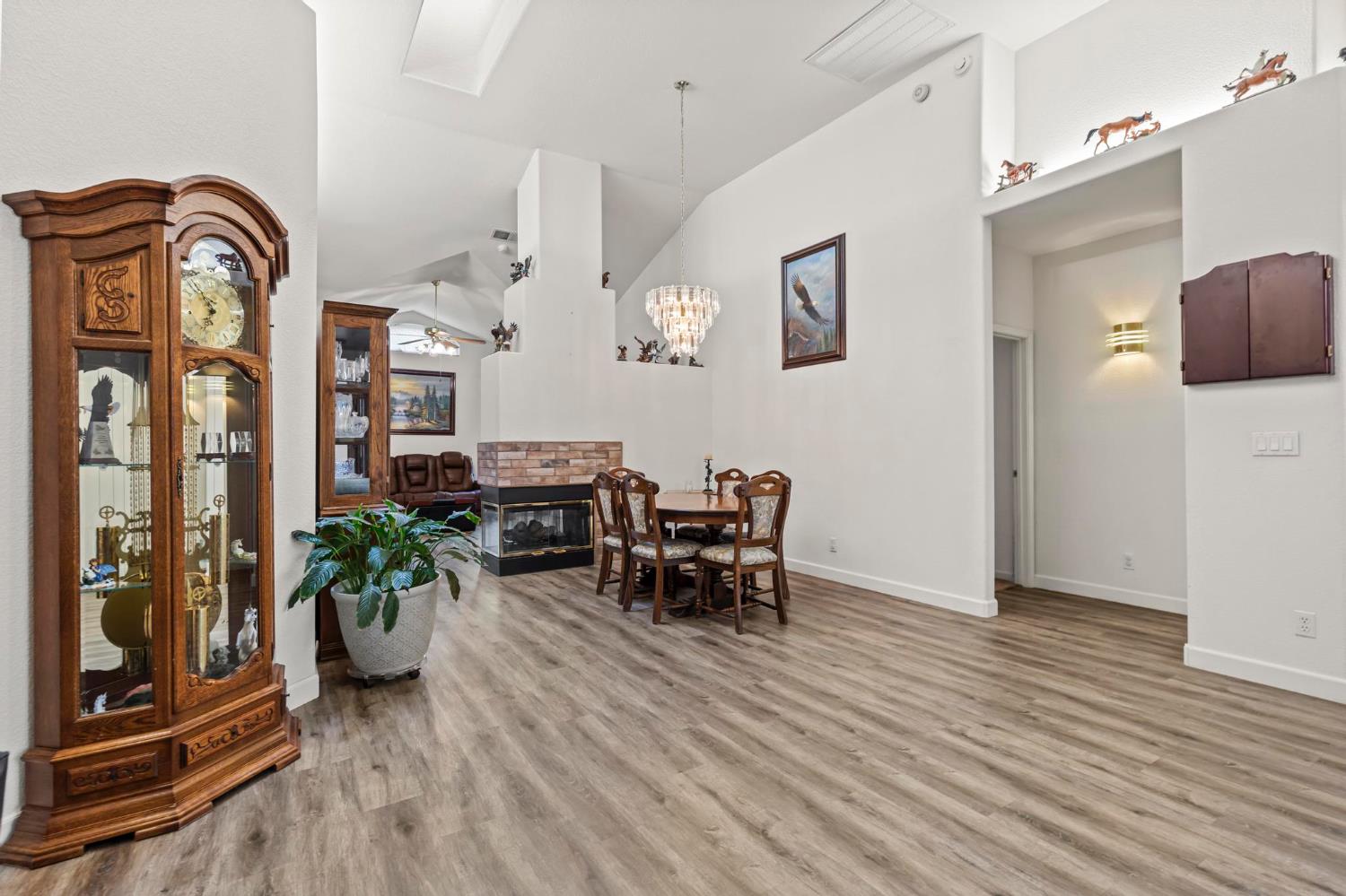 1090 Portola Valley Road