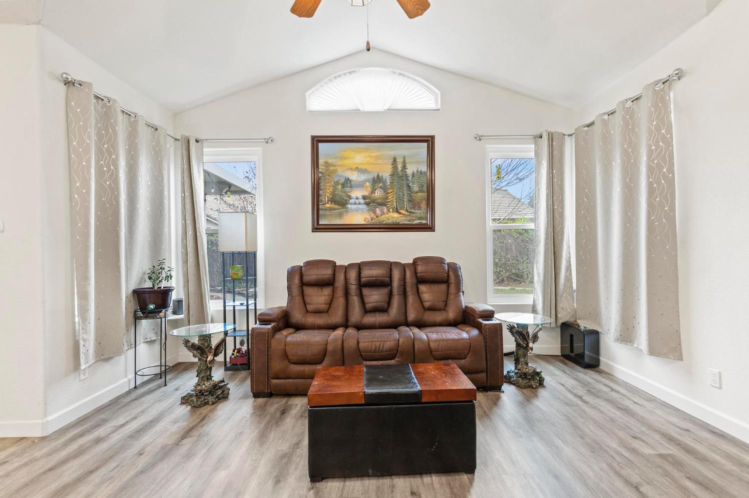 1090 Portola Valley Road