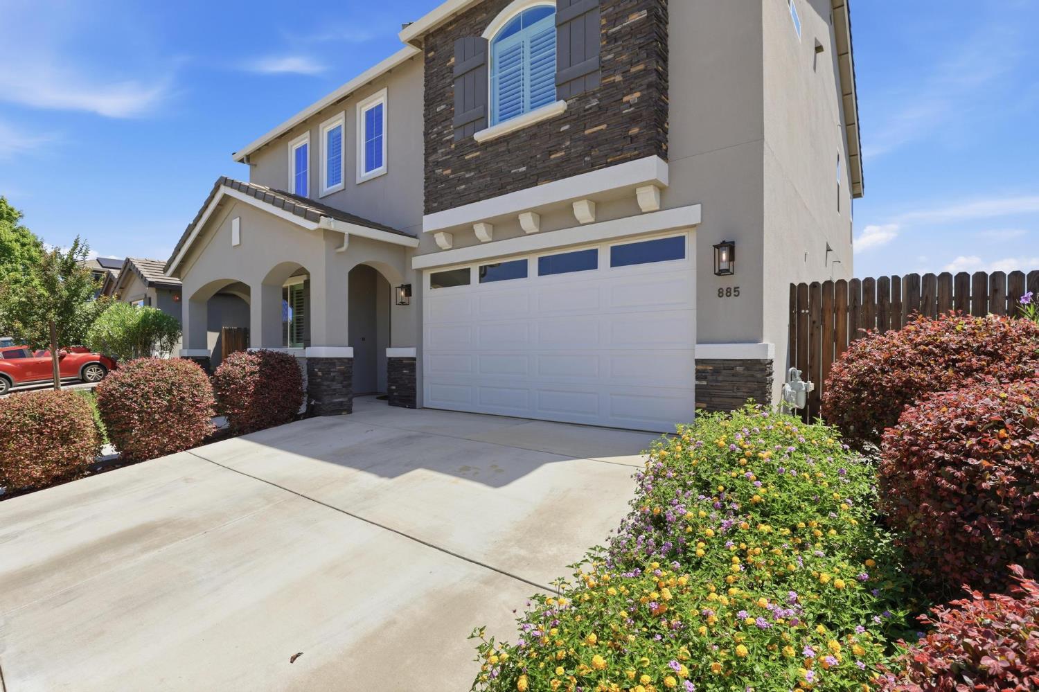 885 Buckingham Drive