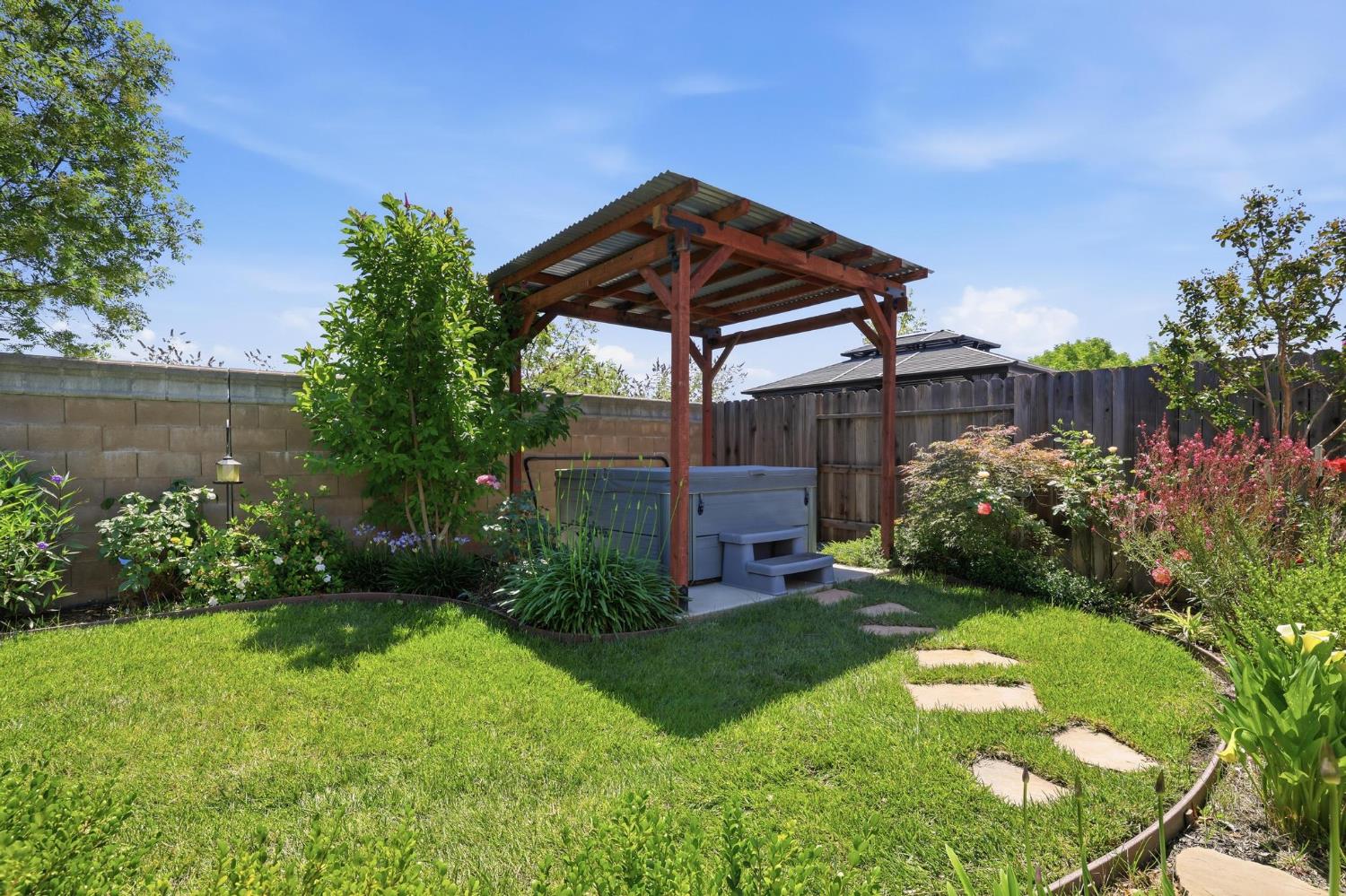 885 Buckingham Drive