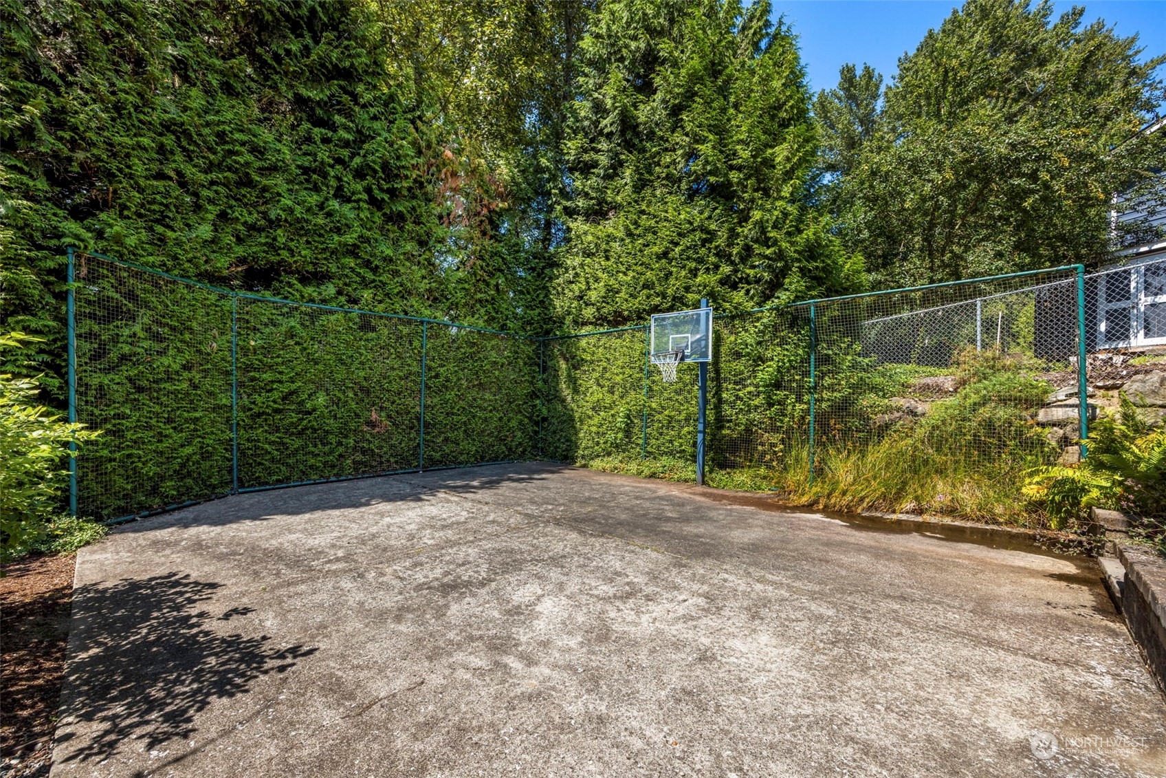 15704 NE 105th Court