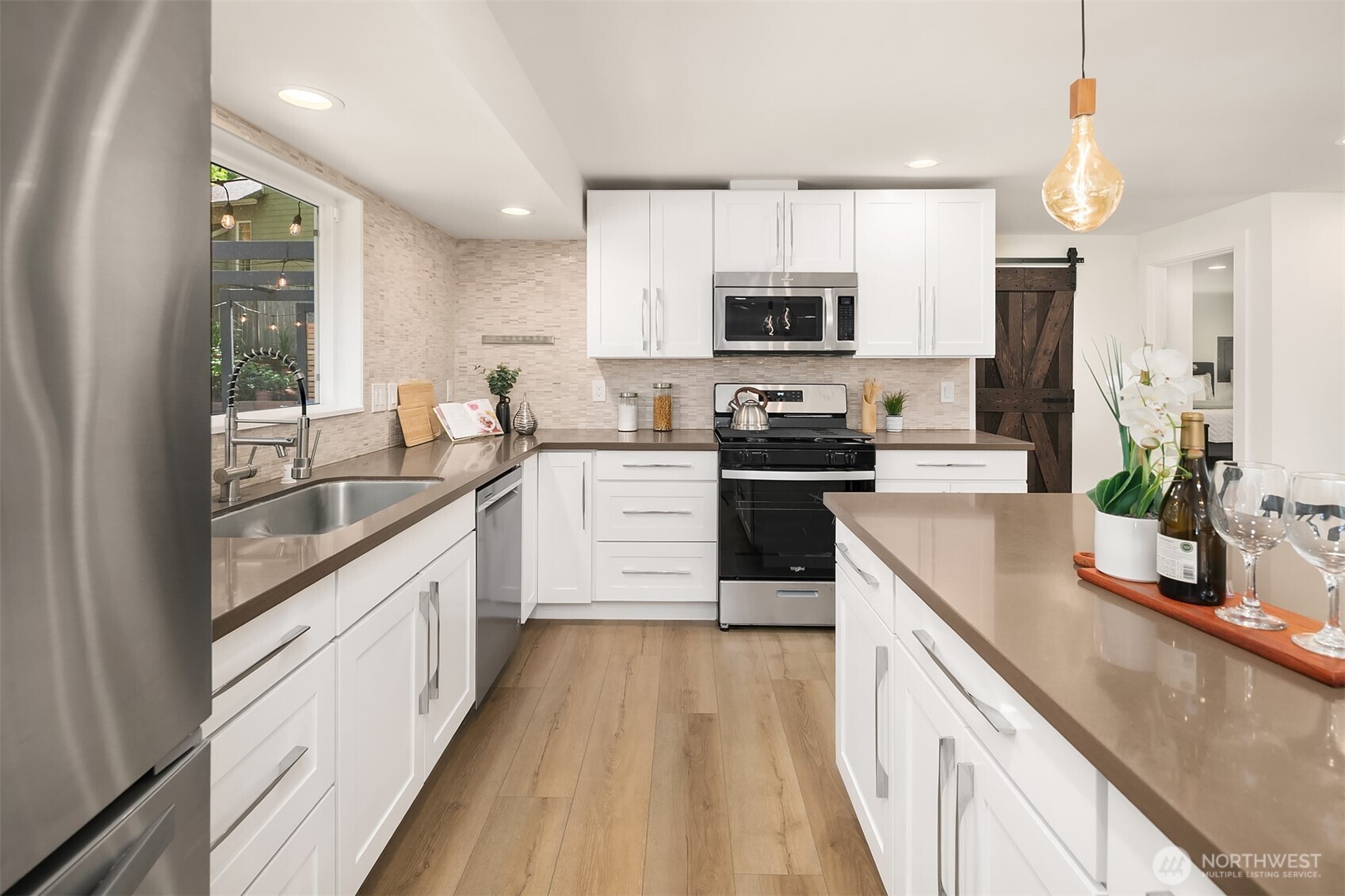 22 Louis Thompson Road SE