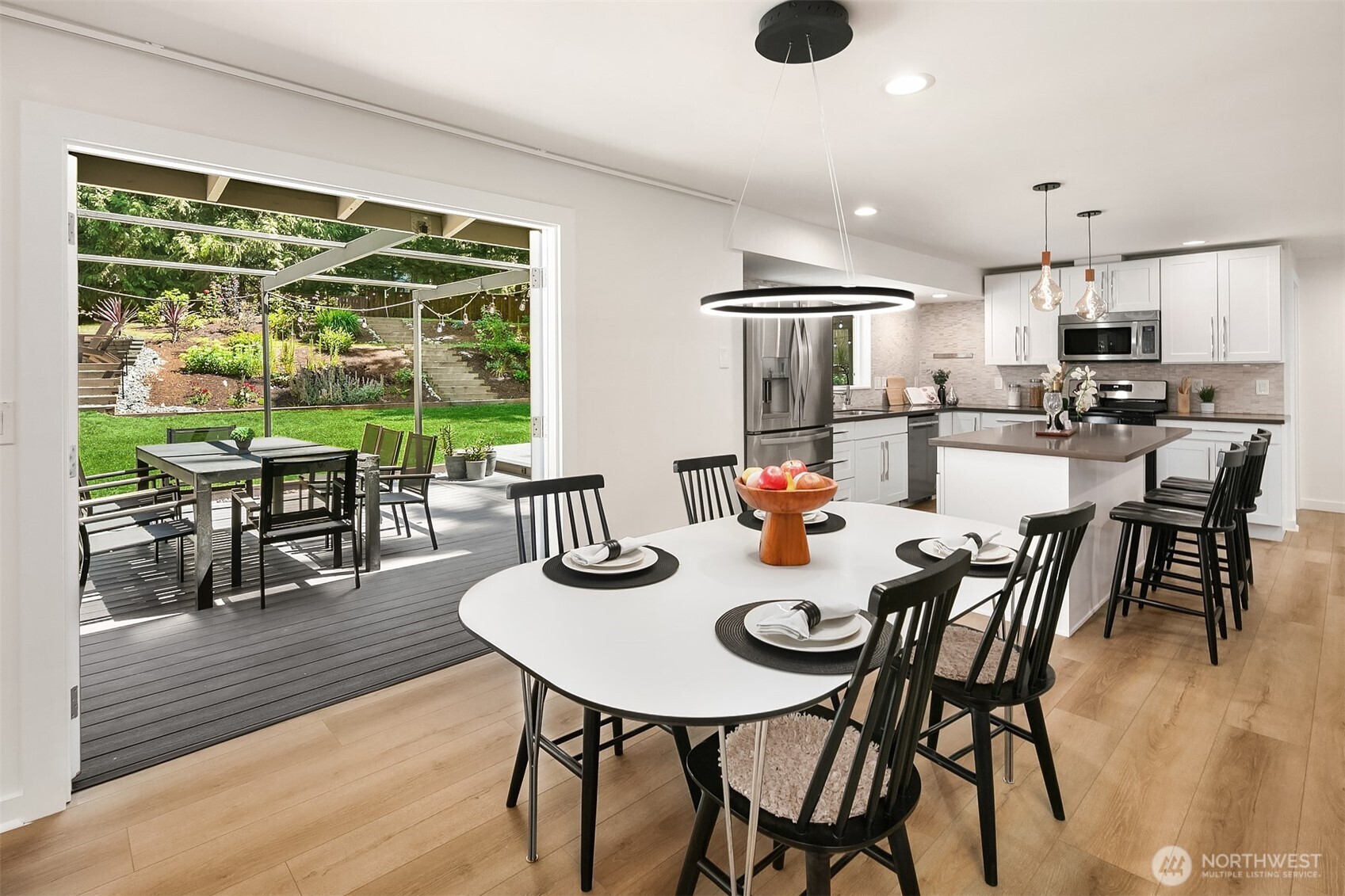 22 Louis Thompson Road SE