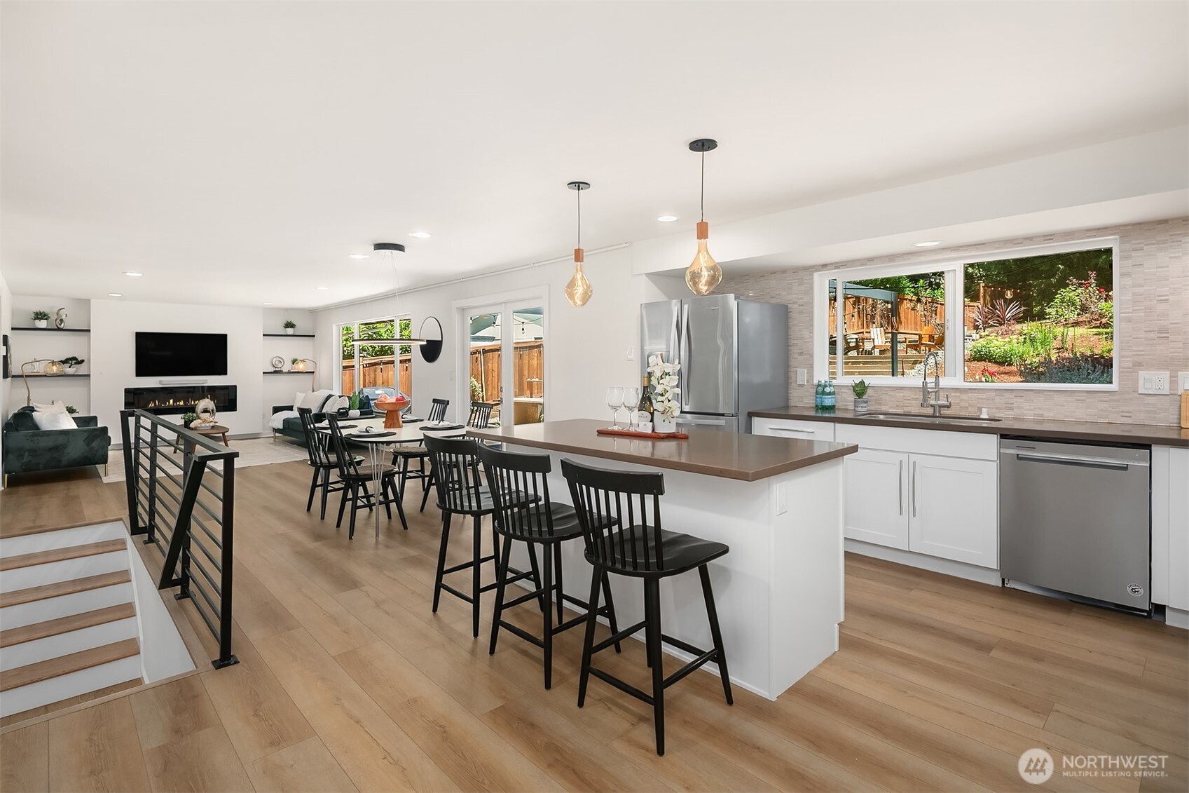 22 Louis Thompson Road SE
