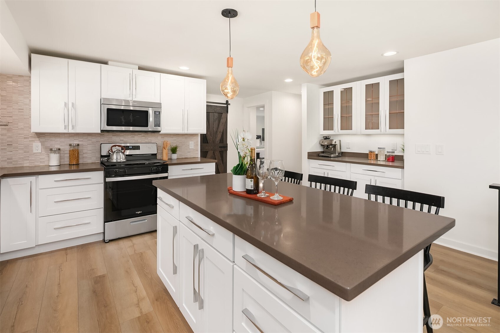 22 Louis Thompson Road SE