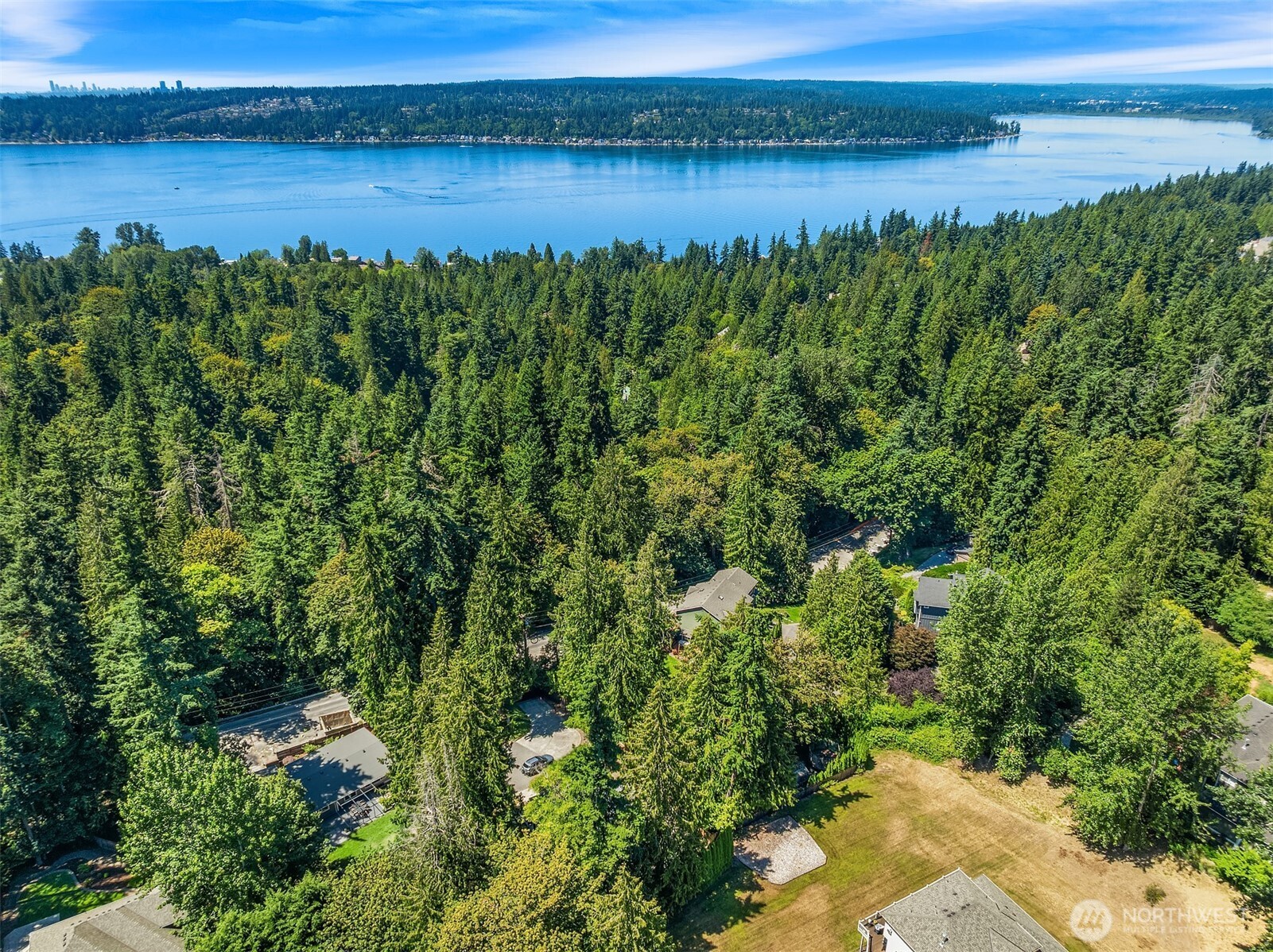 22 Louis Thompson Road SE