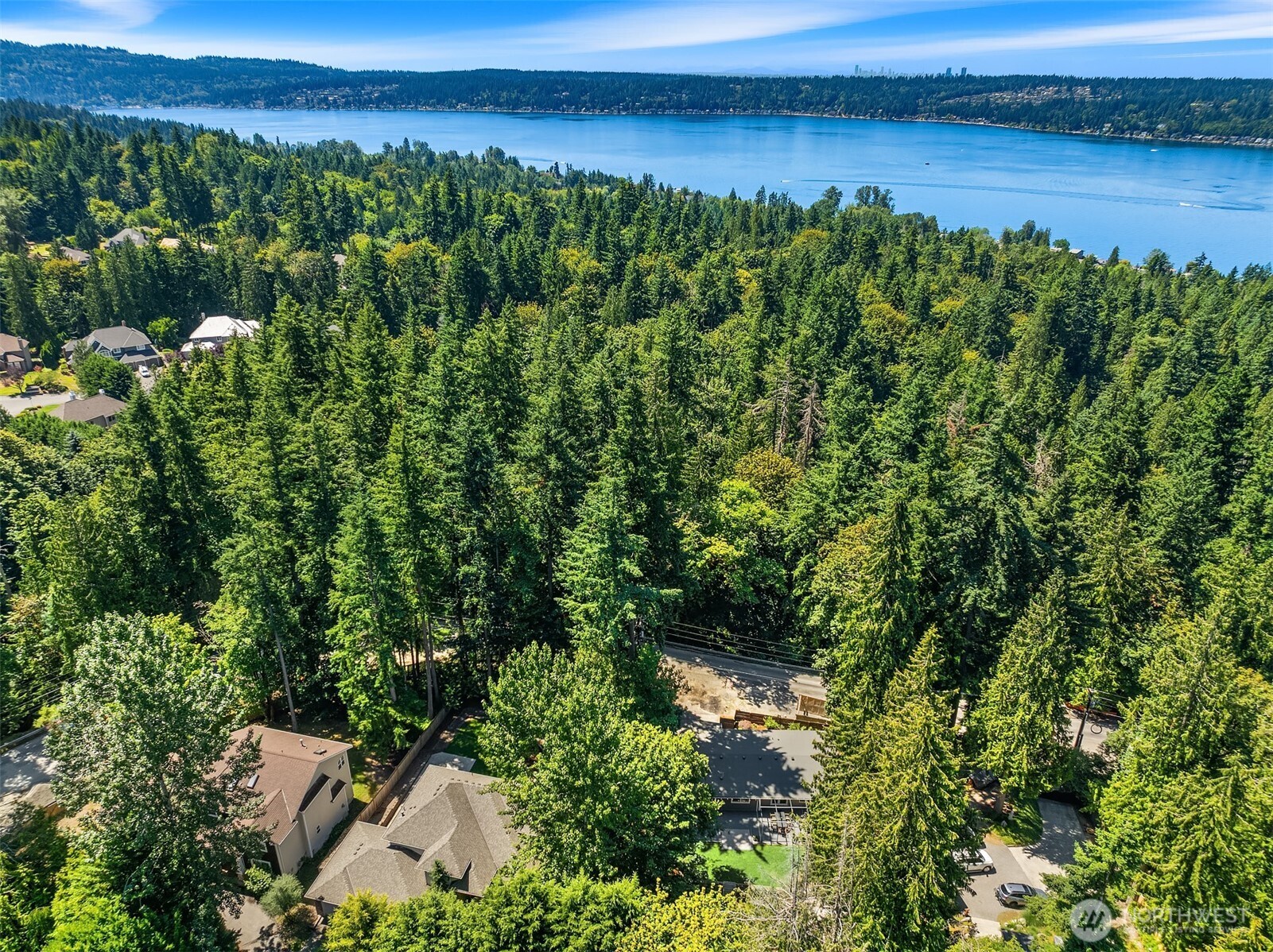 22 Louis Thompson Road SE